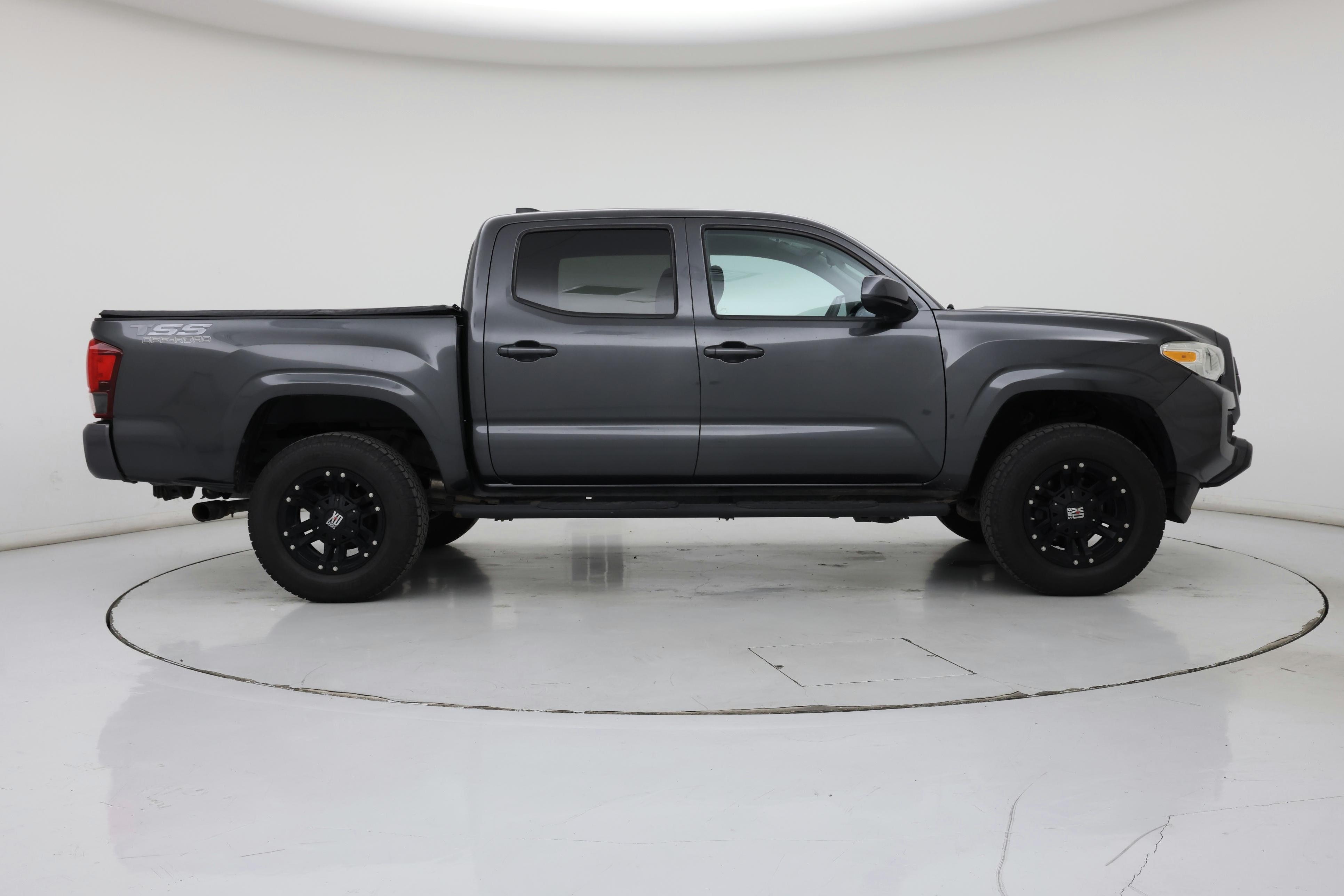 Thumbnail: 2020 Toyota Tacoma - 7