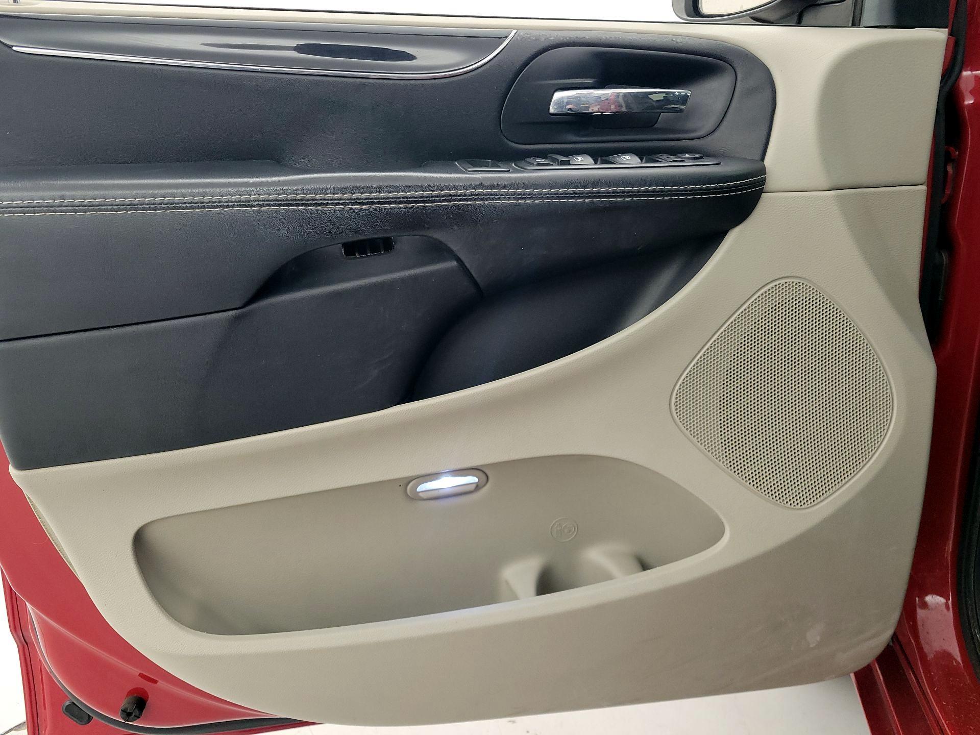 Thumbnail: 2015 Dodge Grand Caravan - 12