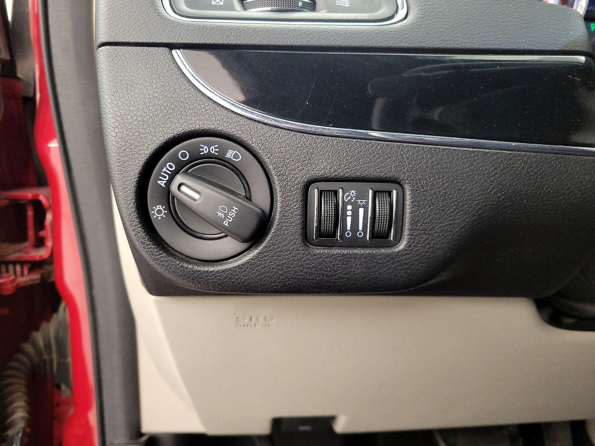 Thumbnail: 2015 Dodge Grand Caravan - 13