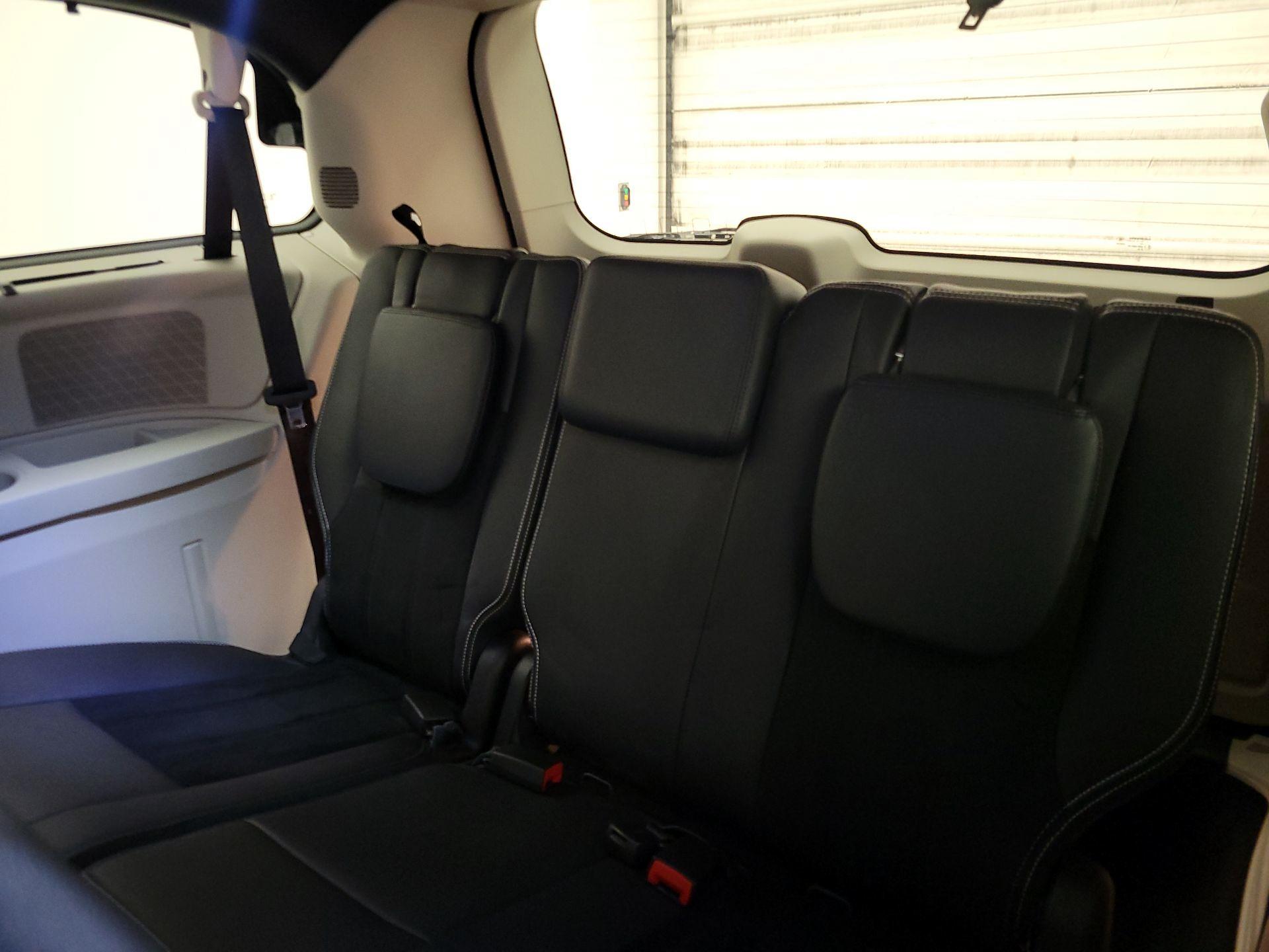 Thumbnail: 2015 Dodge Grand Caravan - 20