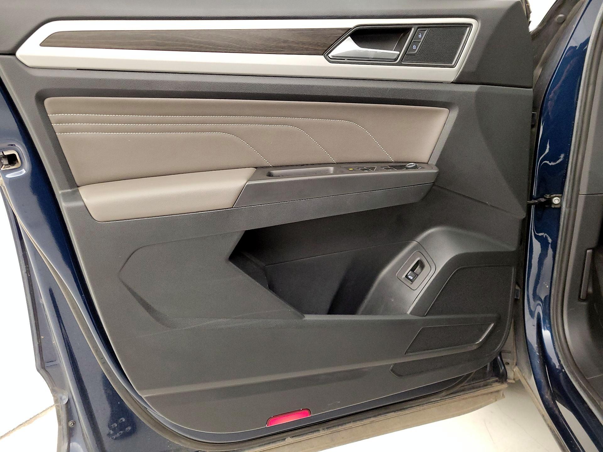 Thumbnail: 2023 Volkswagen Atlas - 12