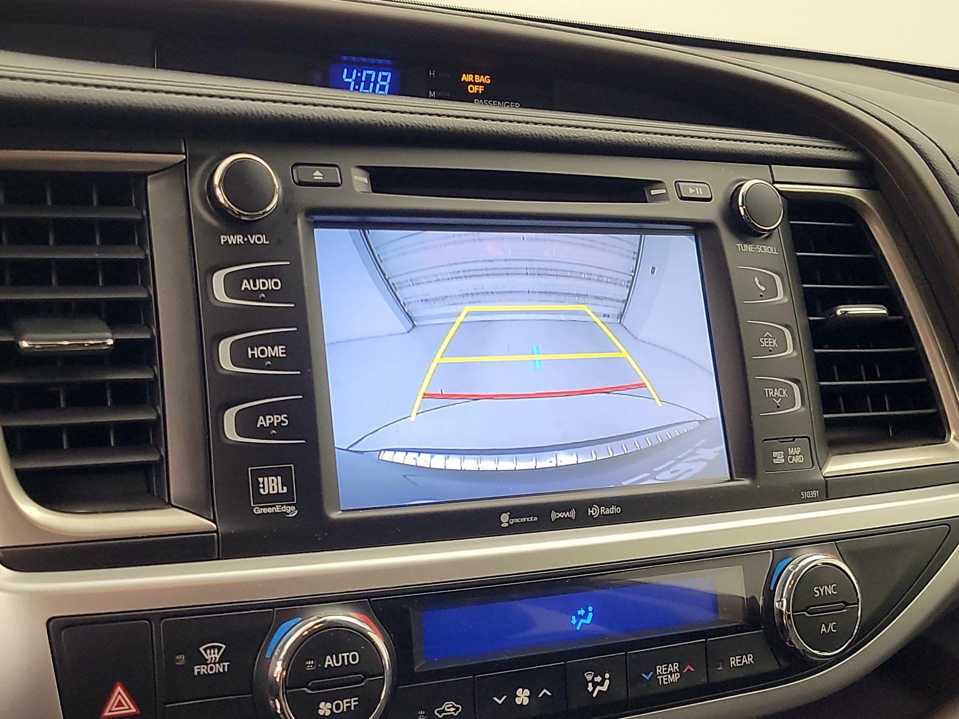 Thumbnail: 2019 Toyota Highlander - 14