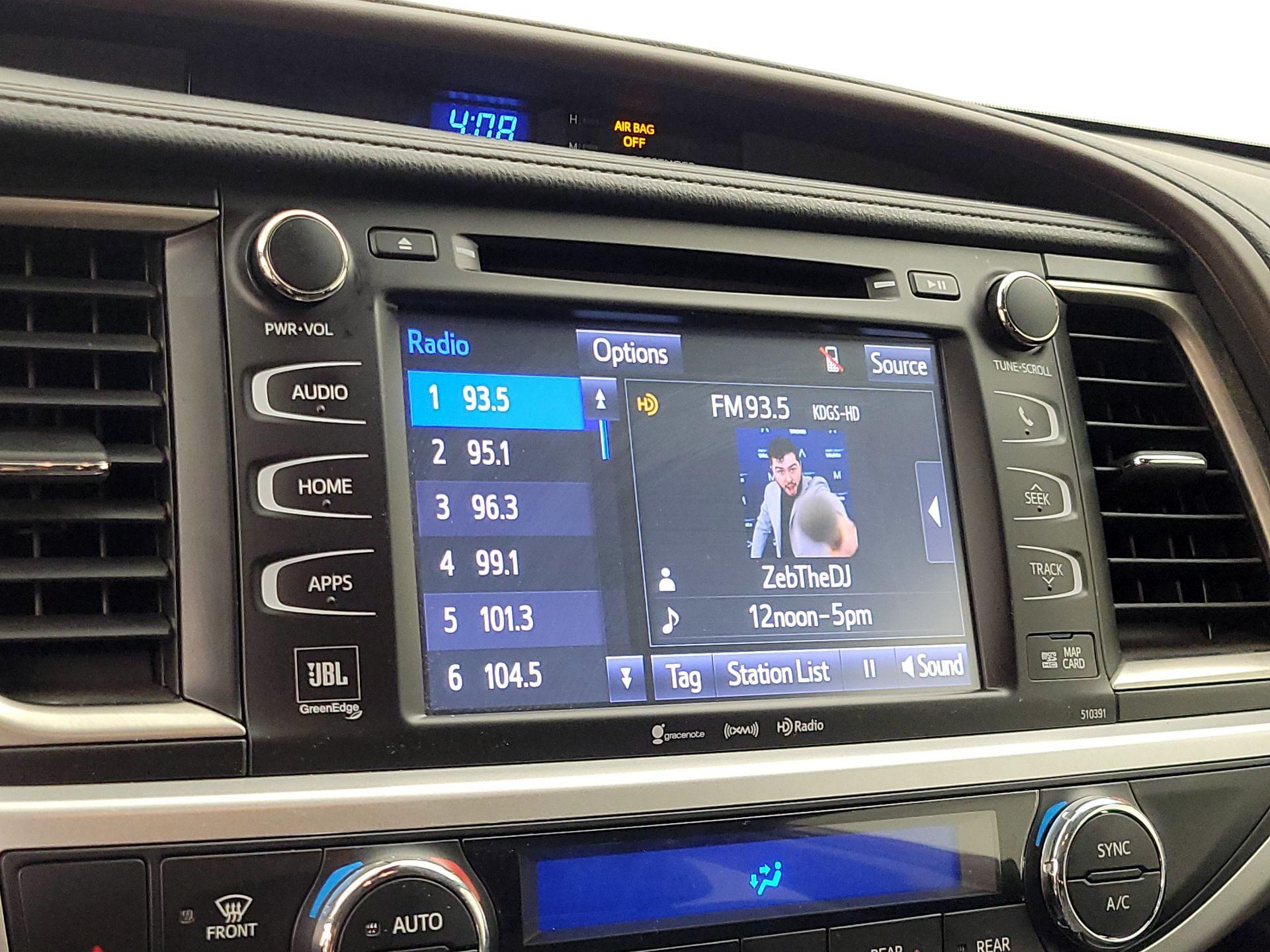 Thumbnail: 2019 Toyota Highlander - 15