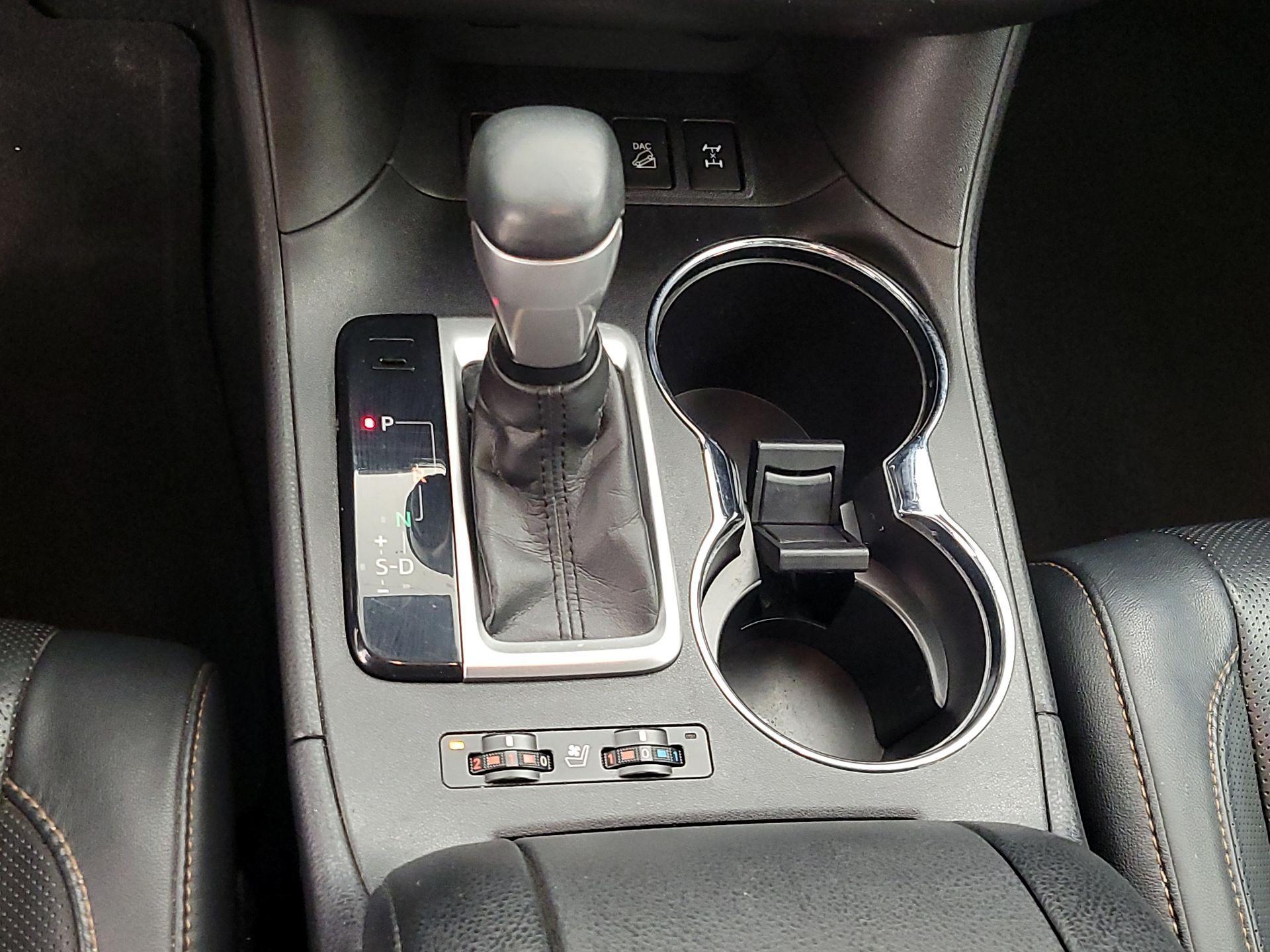 Thumbnail: 2019 Toyota Highlander - 17