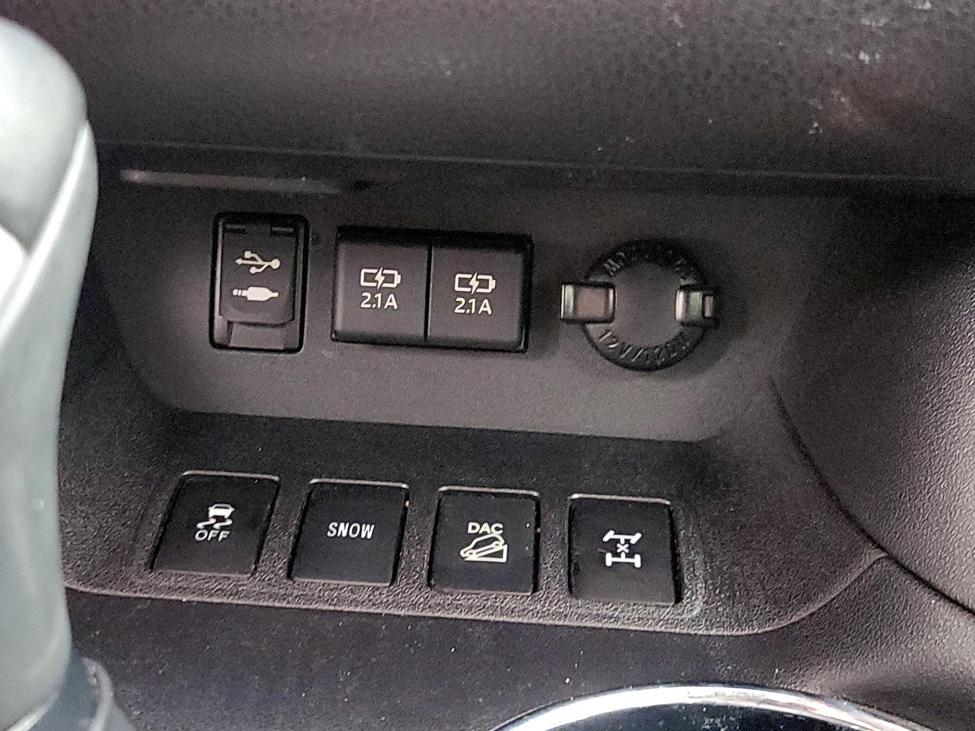 Thumbnail: 2019 Toyota Highlander - 18