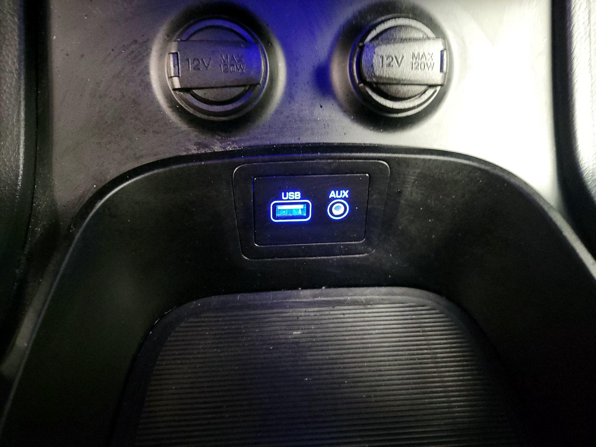 Thumbnail: 2017 Hyundai Santa Fe - 18