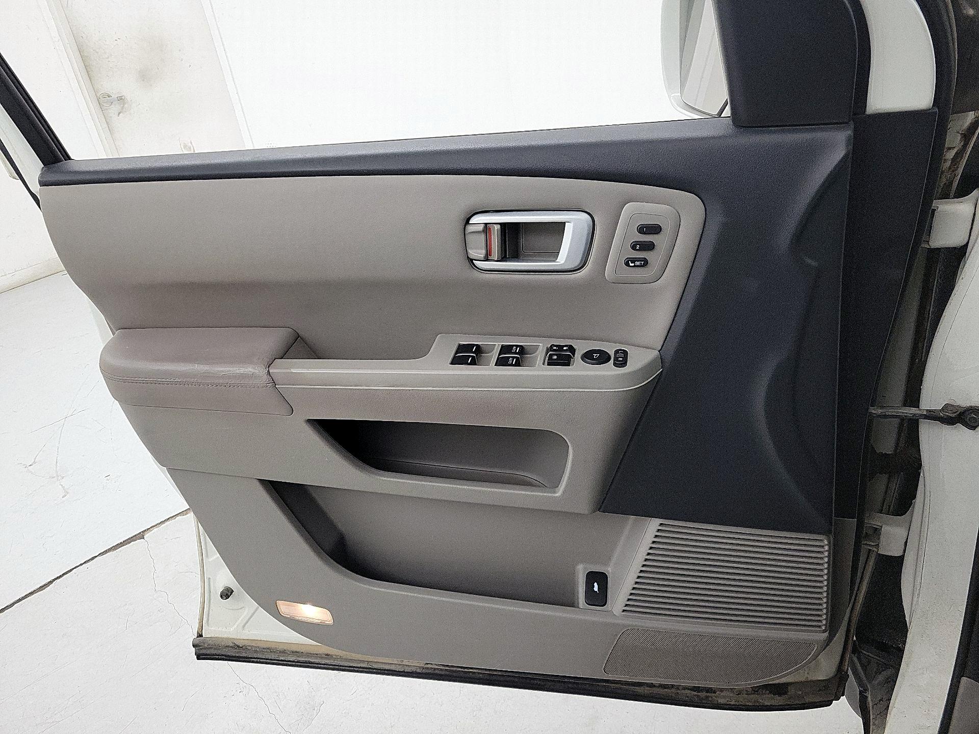 Thumbnail: 2015 Honda Pilot - 12