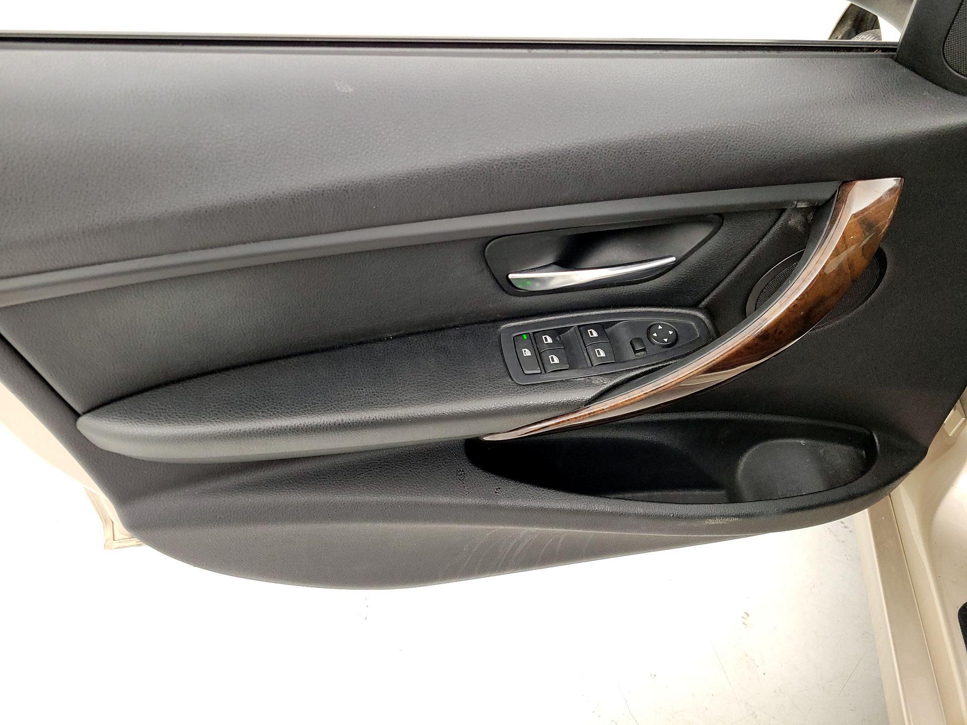 Thumbnail: 2014 BMW 3 Series - 12