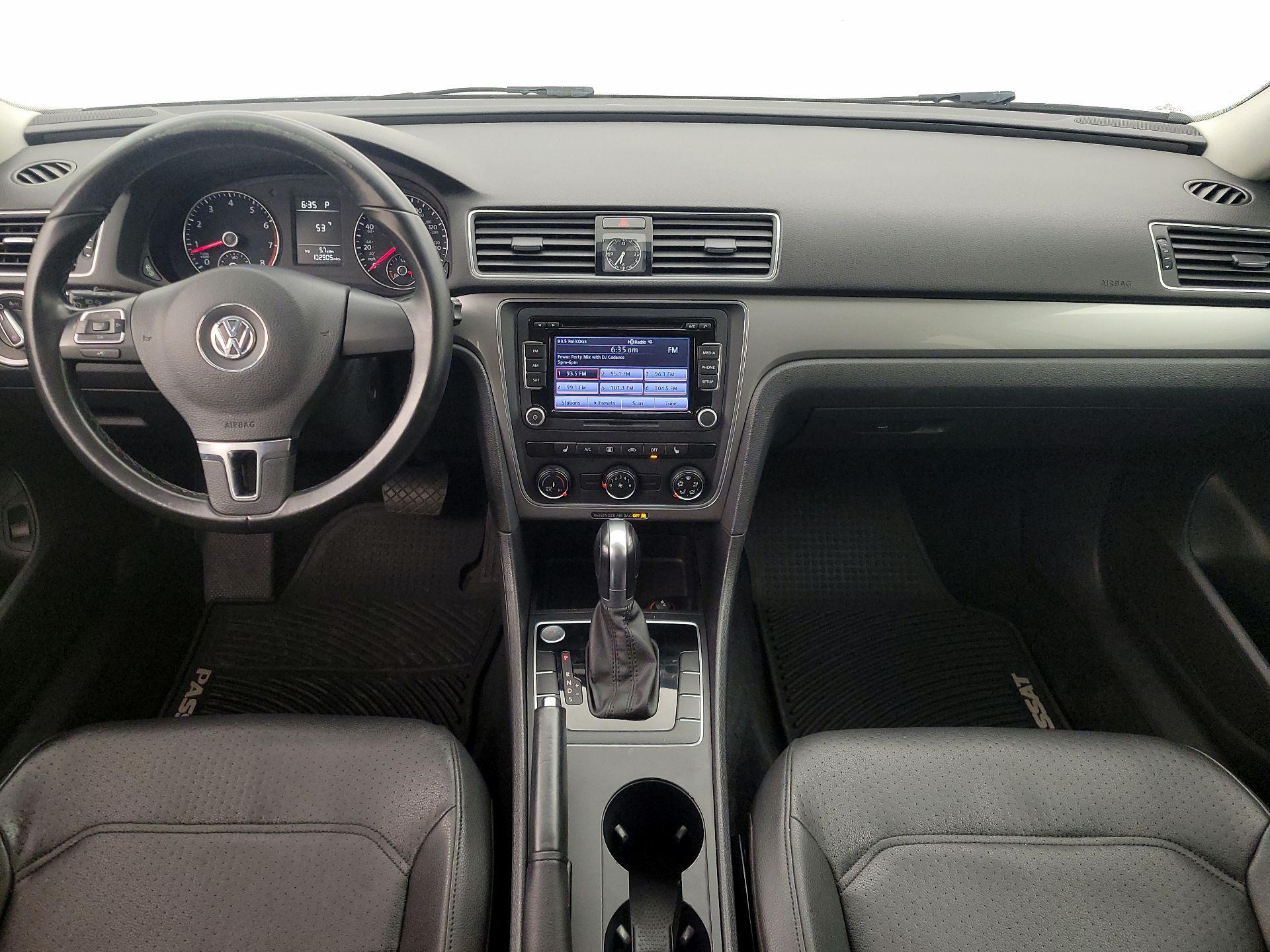 Thumbnail: 2015 Volkswagen Passat - 9