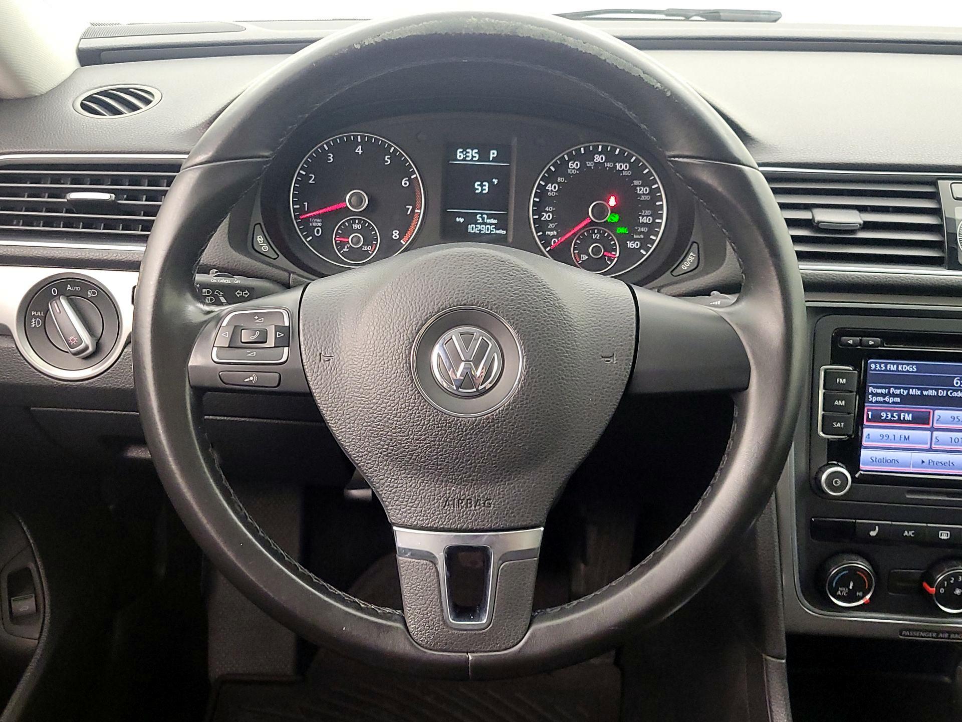 Thumbnail: 2015 Volkswagen Passat - 10