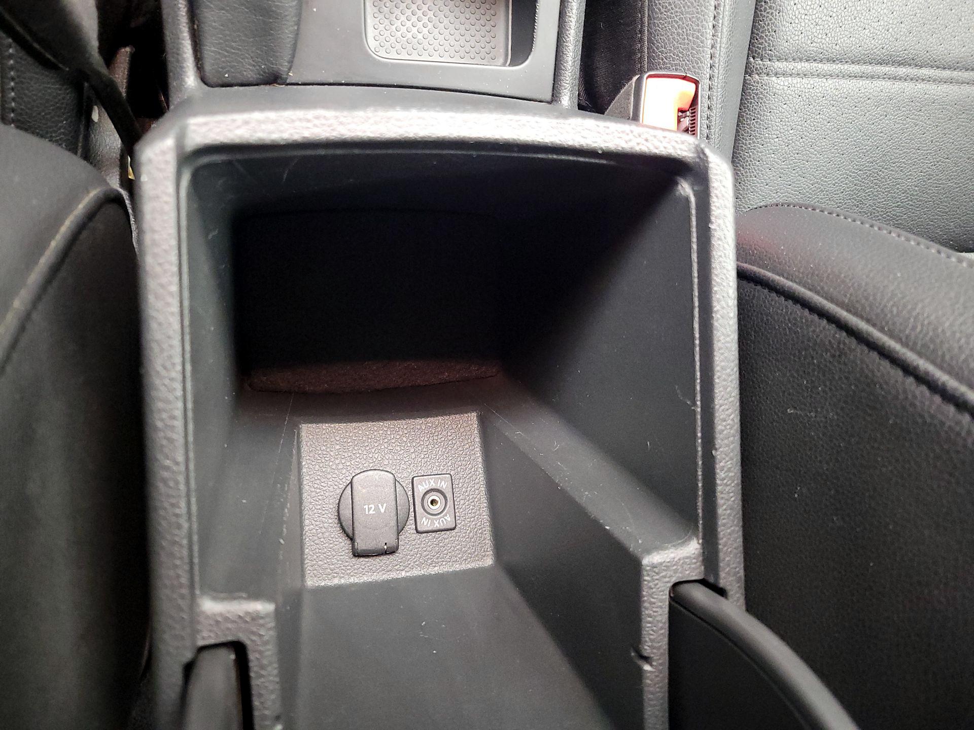 Thumbnail: 2015 Volkswagen Passat - 18