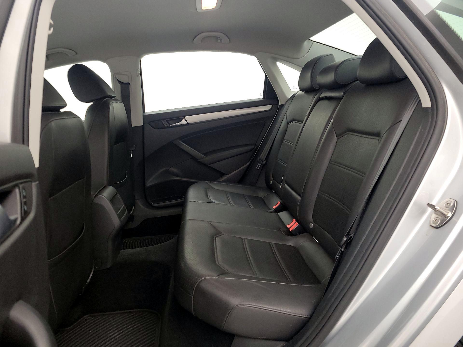 Thumbnail: 2015 Volkswagen Passat - 19