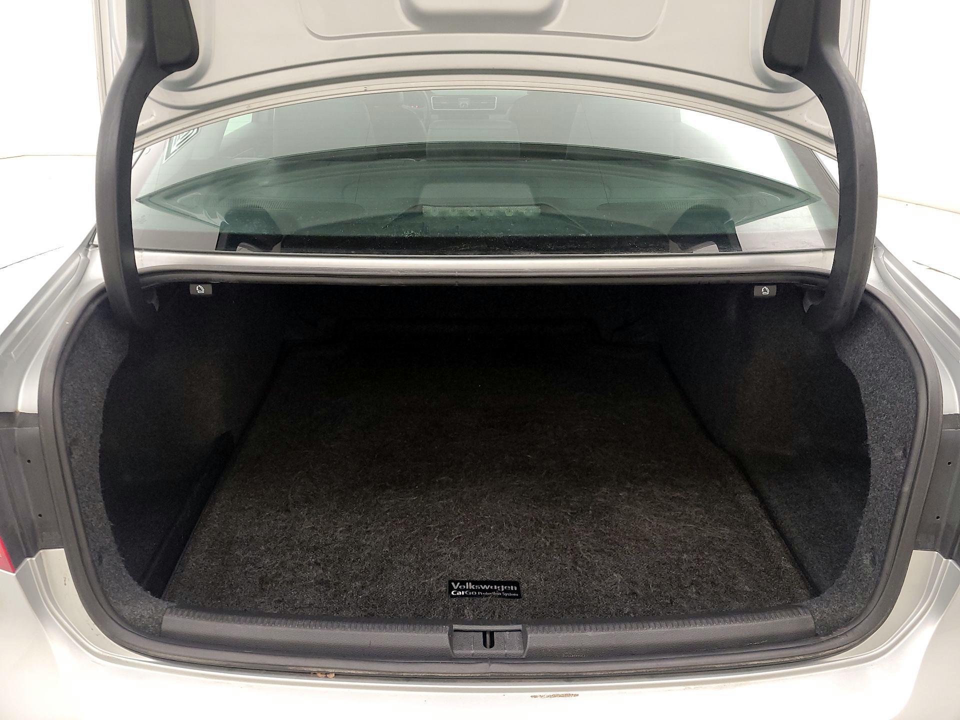 Thumbnail: 2015 Volkswagen Passat - 20