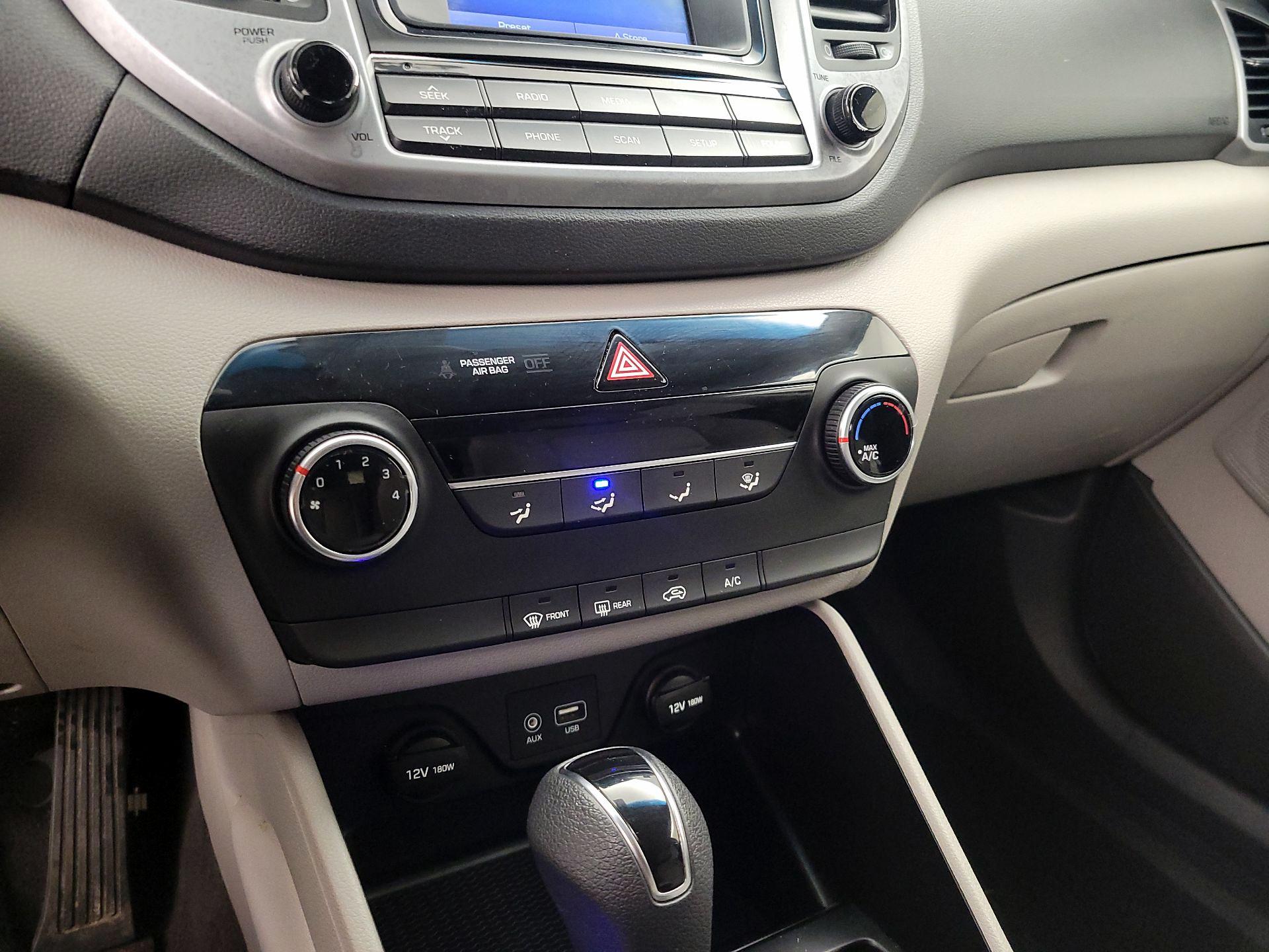 Thumbnail: 2016 Hyundai Tucson - 16