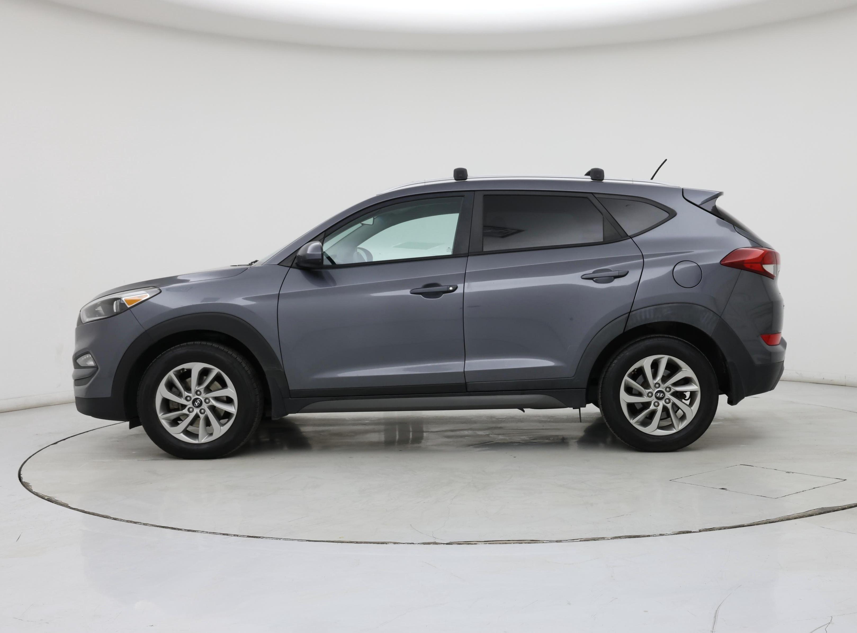Thumbnail: 2016 Hyundai Tucson - 3