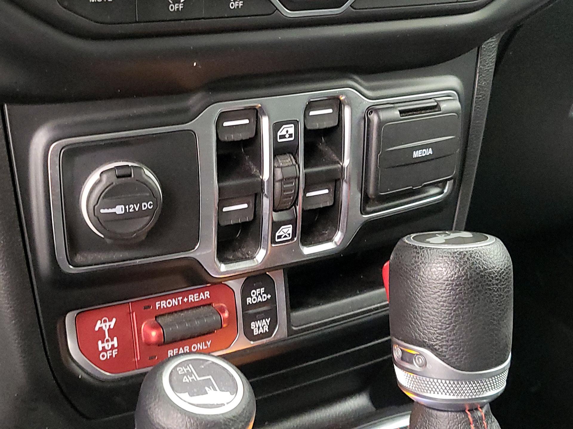 Thumbnail: 2021 Jeep Wrangler - 18