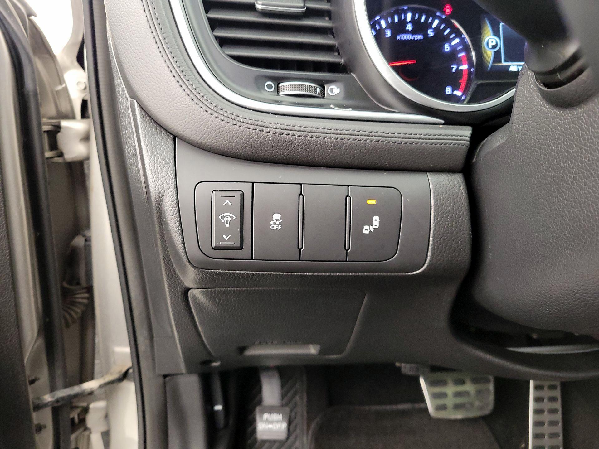 Thumbnail: 2015 Kia Optima - 13