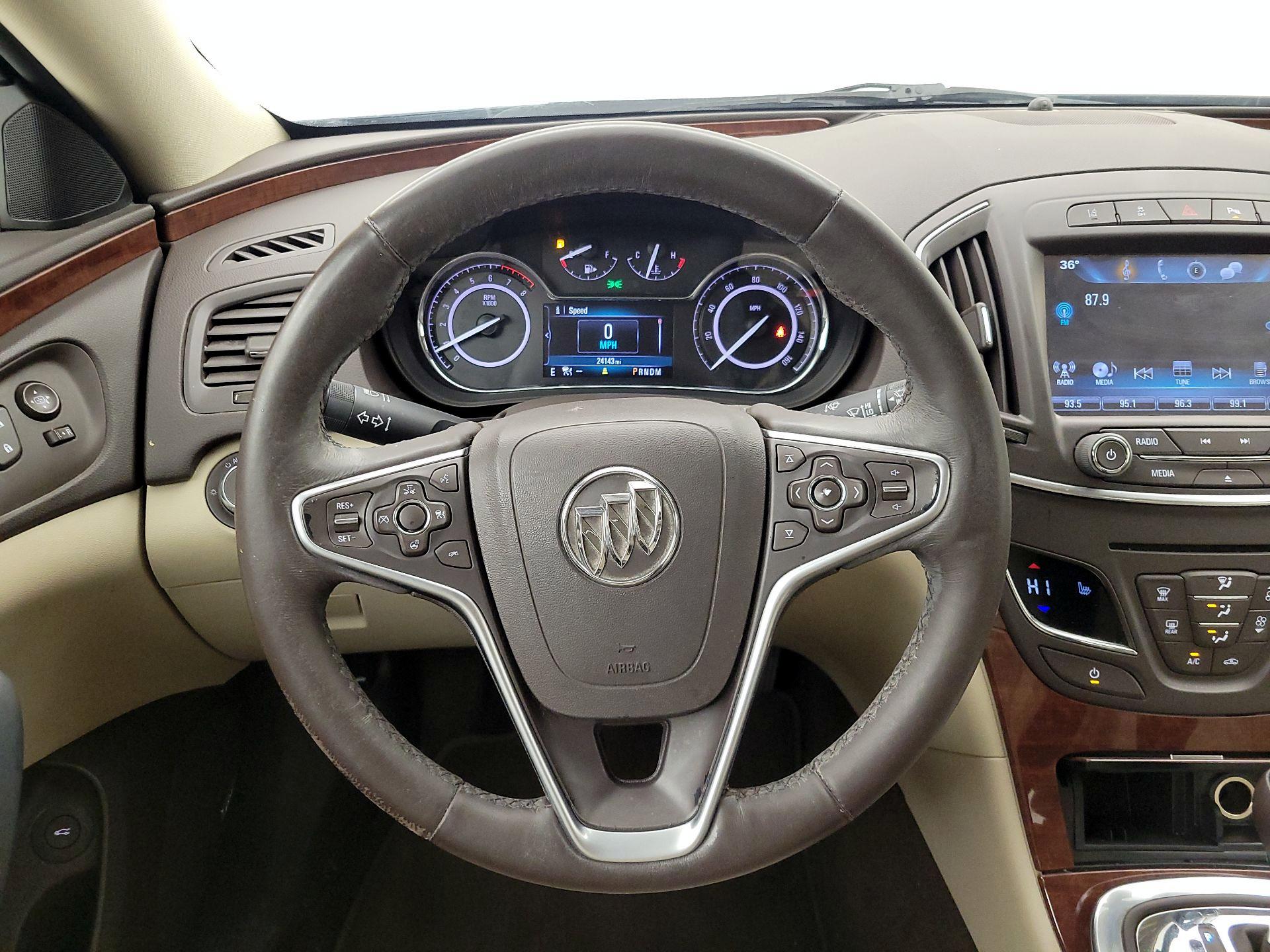 Thumbnail: 2017 Buick Regal - 10