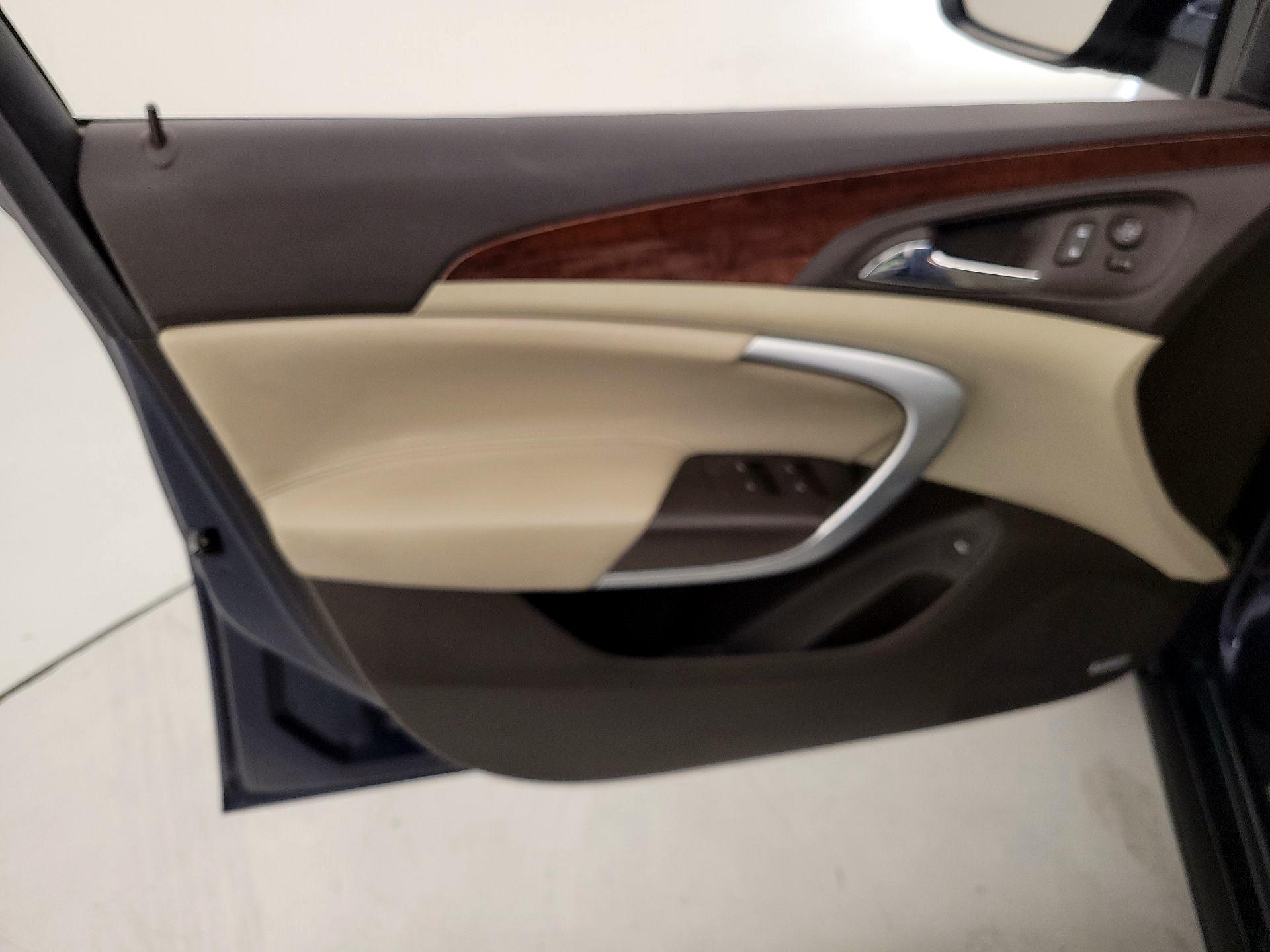 Thumbnail: 2017 Buick Regal - 12