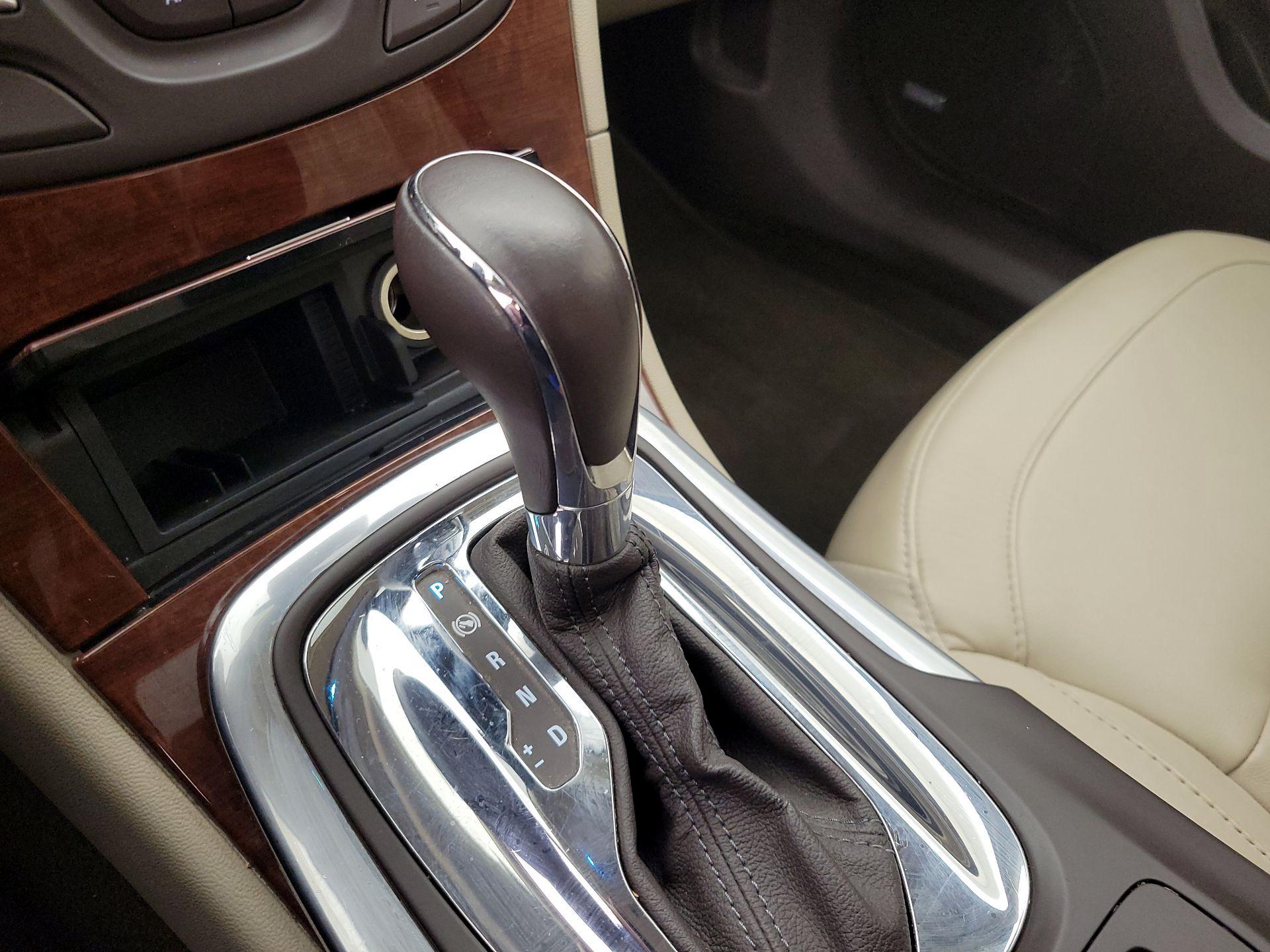 Thumbnail: 2017 Buick Regal - 18