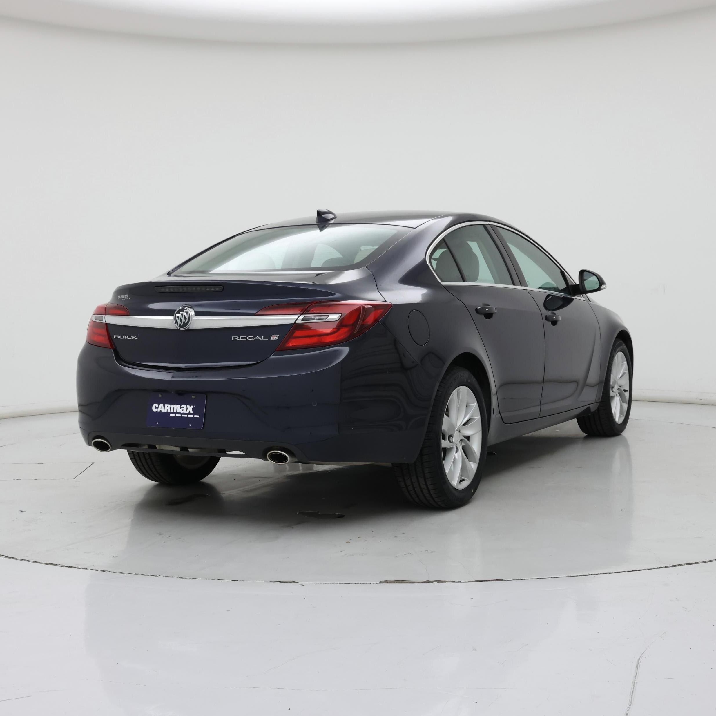 Thumbnail: 2017 Buick Regal - 8