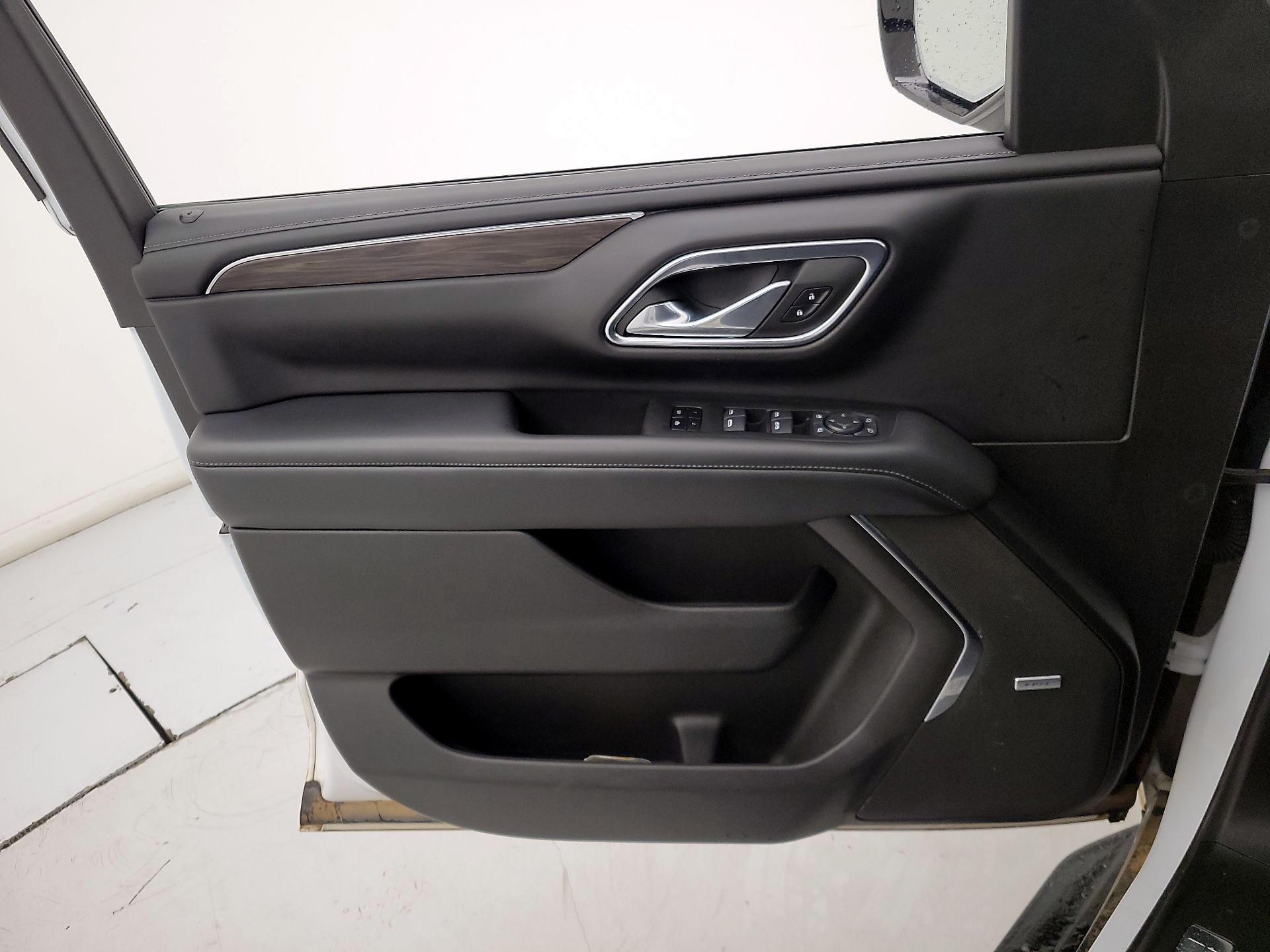 Thumbnail: 2023 Chevrolet Tahoe - 12