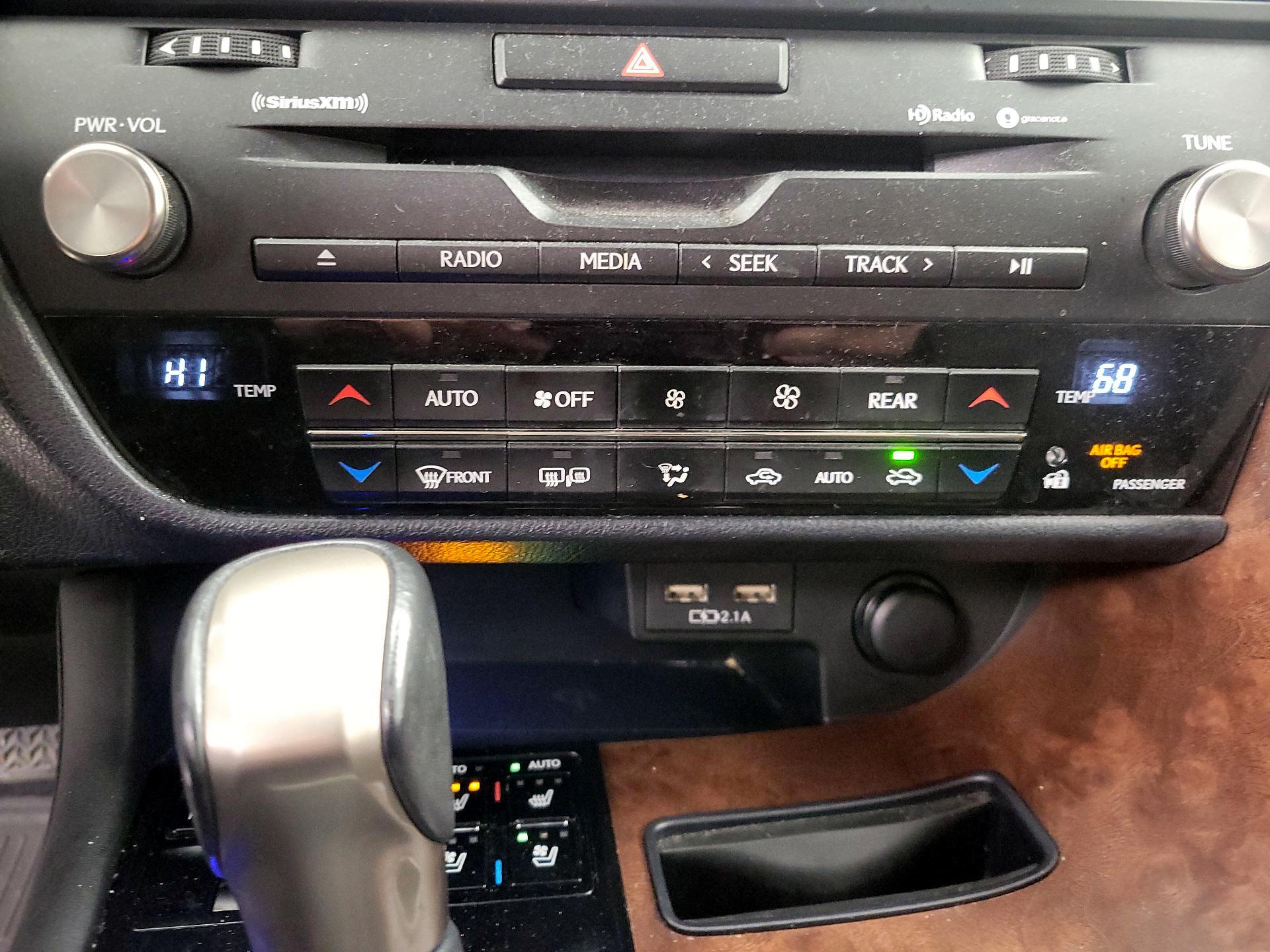 Thumbnail: 2022 Lexus RX - 17