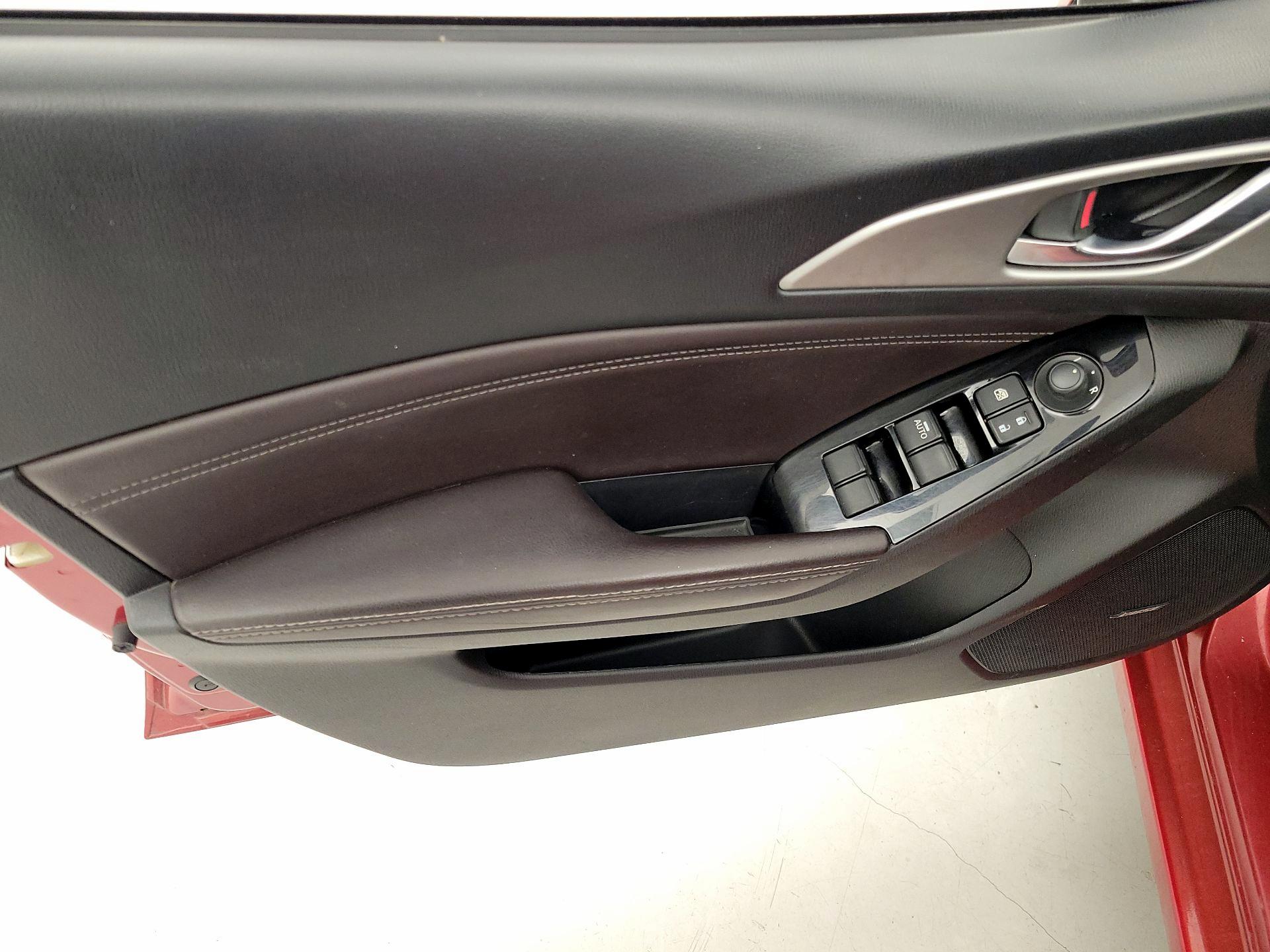 Thumbnail: 2017 Mazda Mazda3 - 12