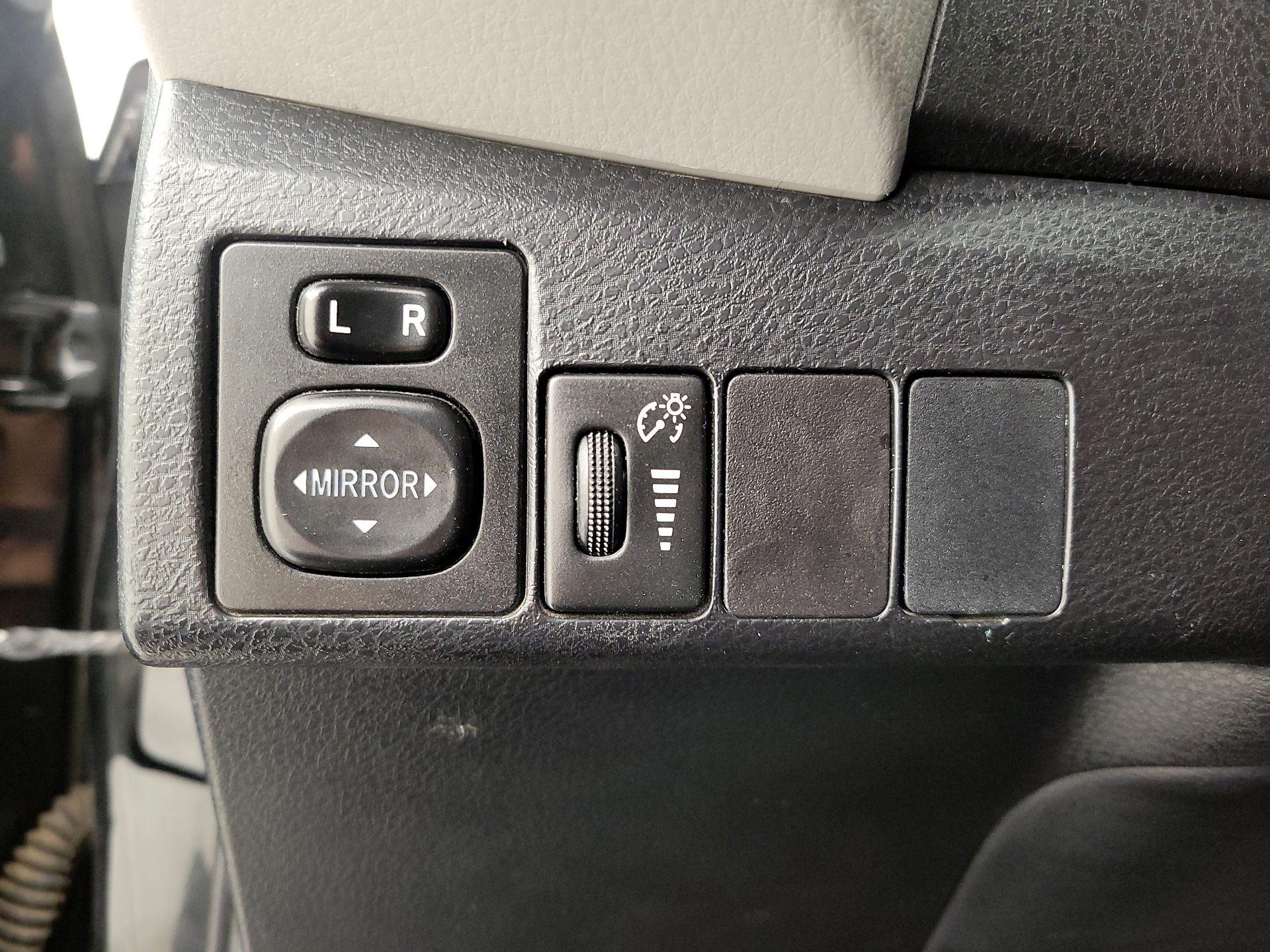 Thumbnail: 2016 Toyota Corolla - 13