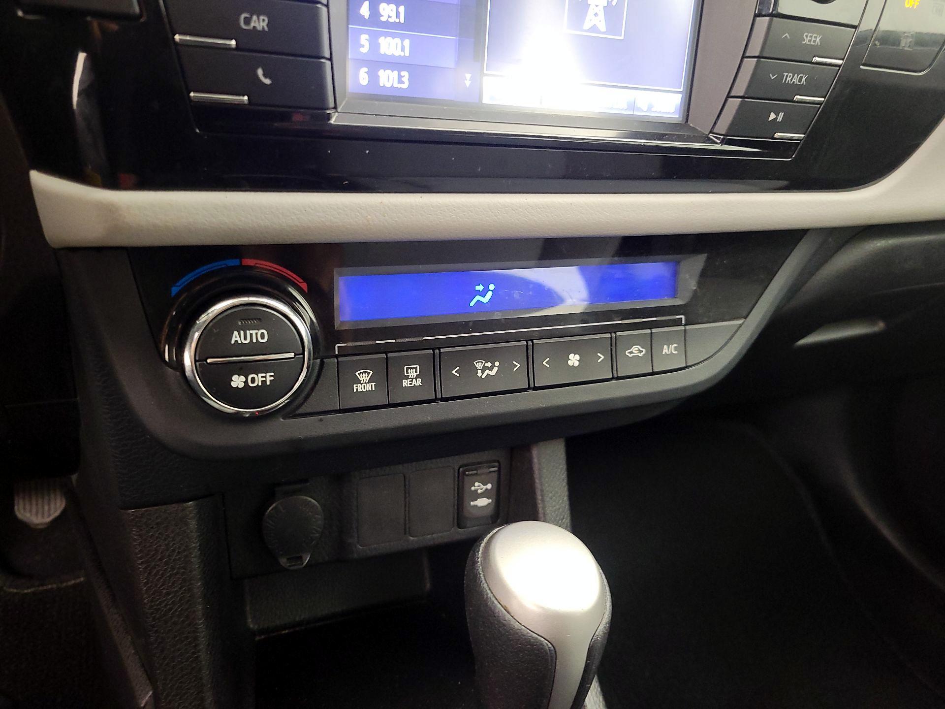 Thumbnail: 2016 Toyota Corolla - 16