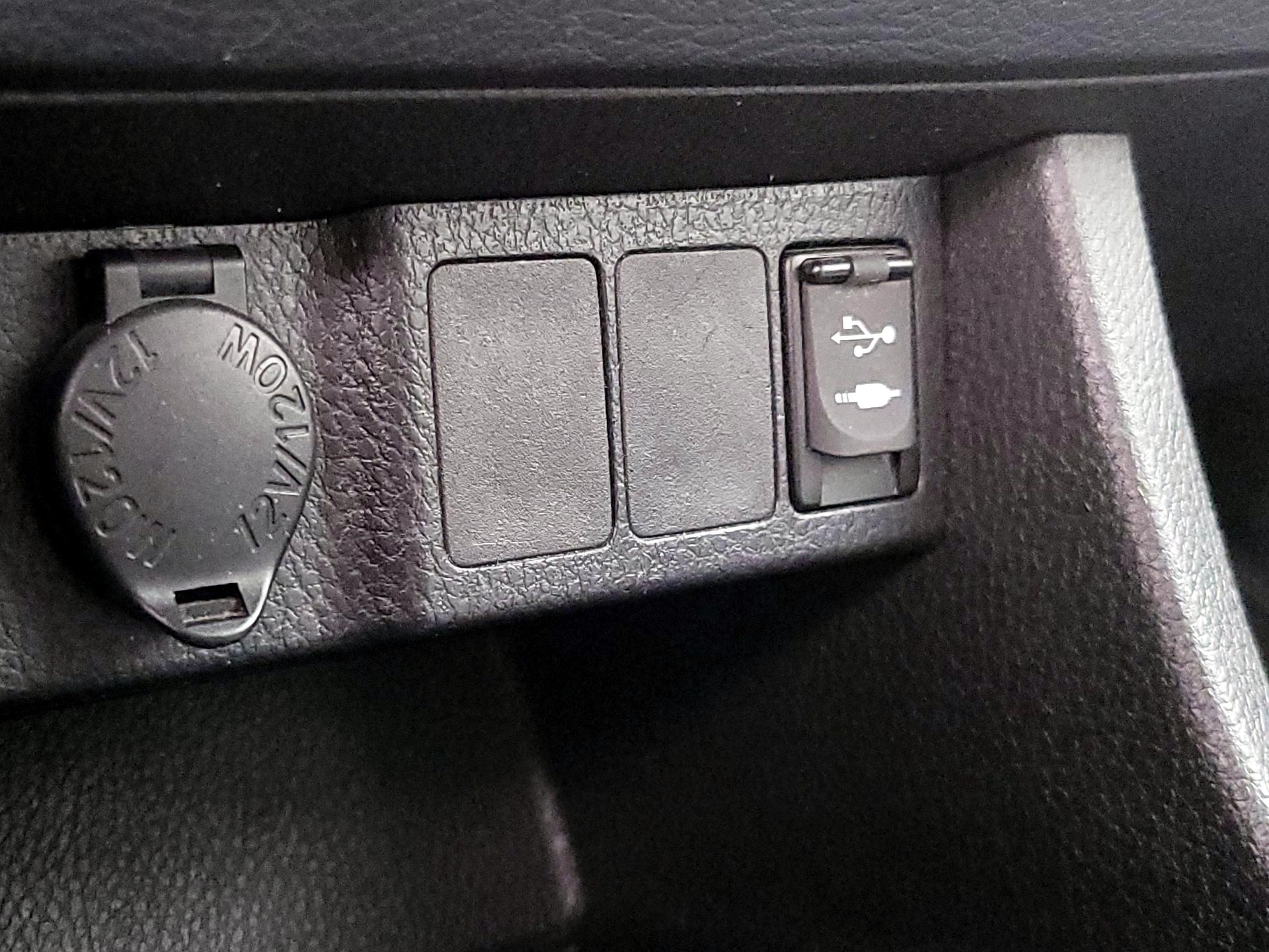 Thumbnail: 2016 Toyota Corolla - 18