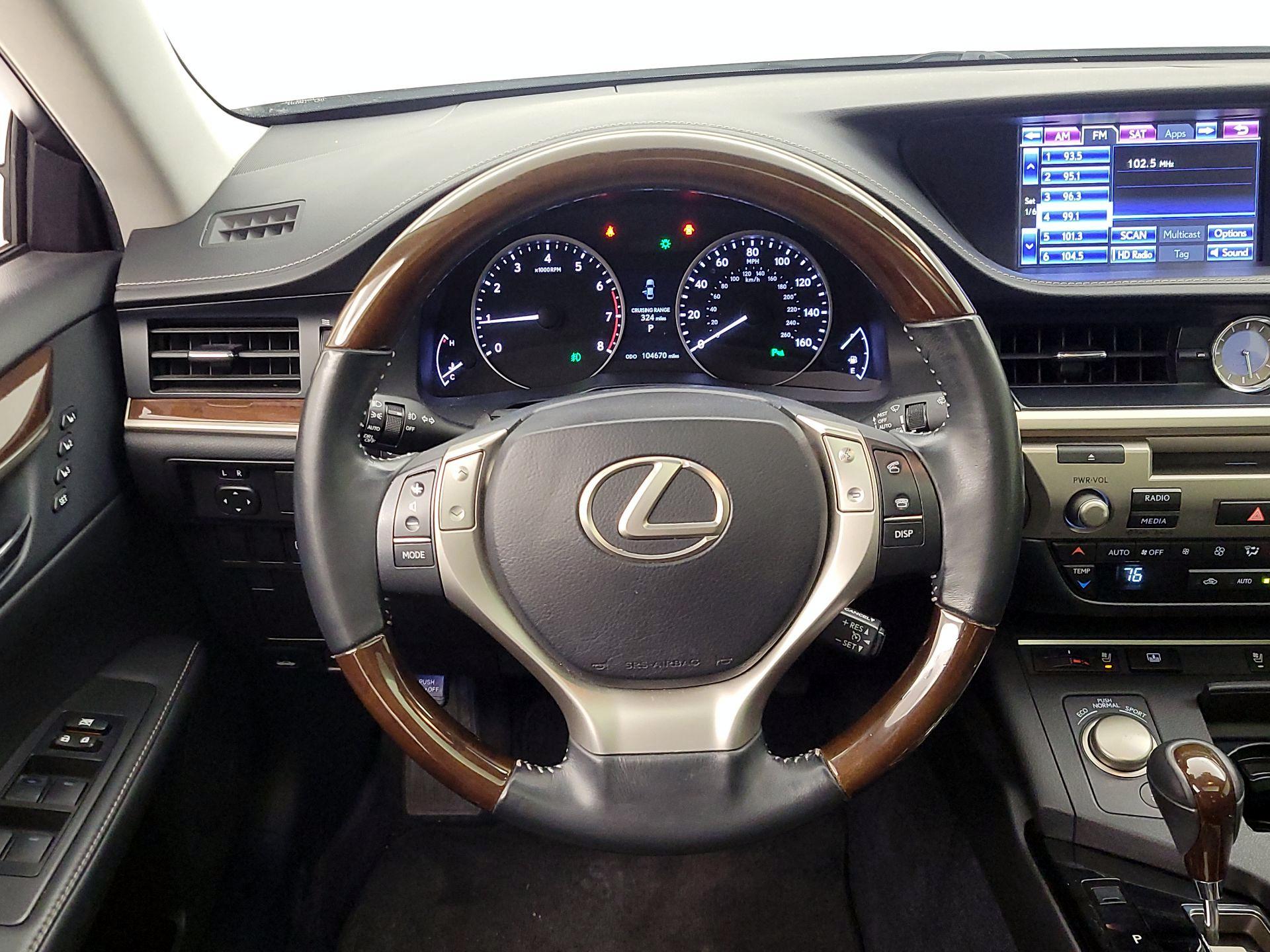 Thumbnail: 2014 Lexus ES - 10