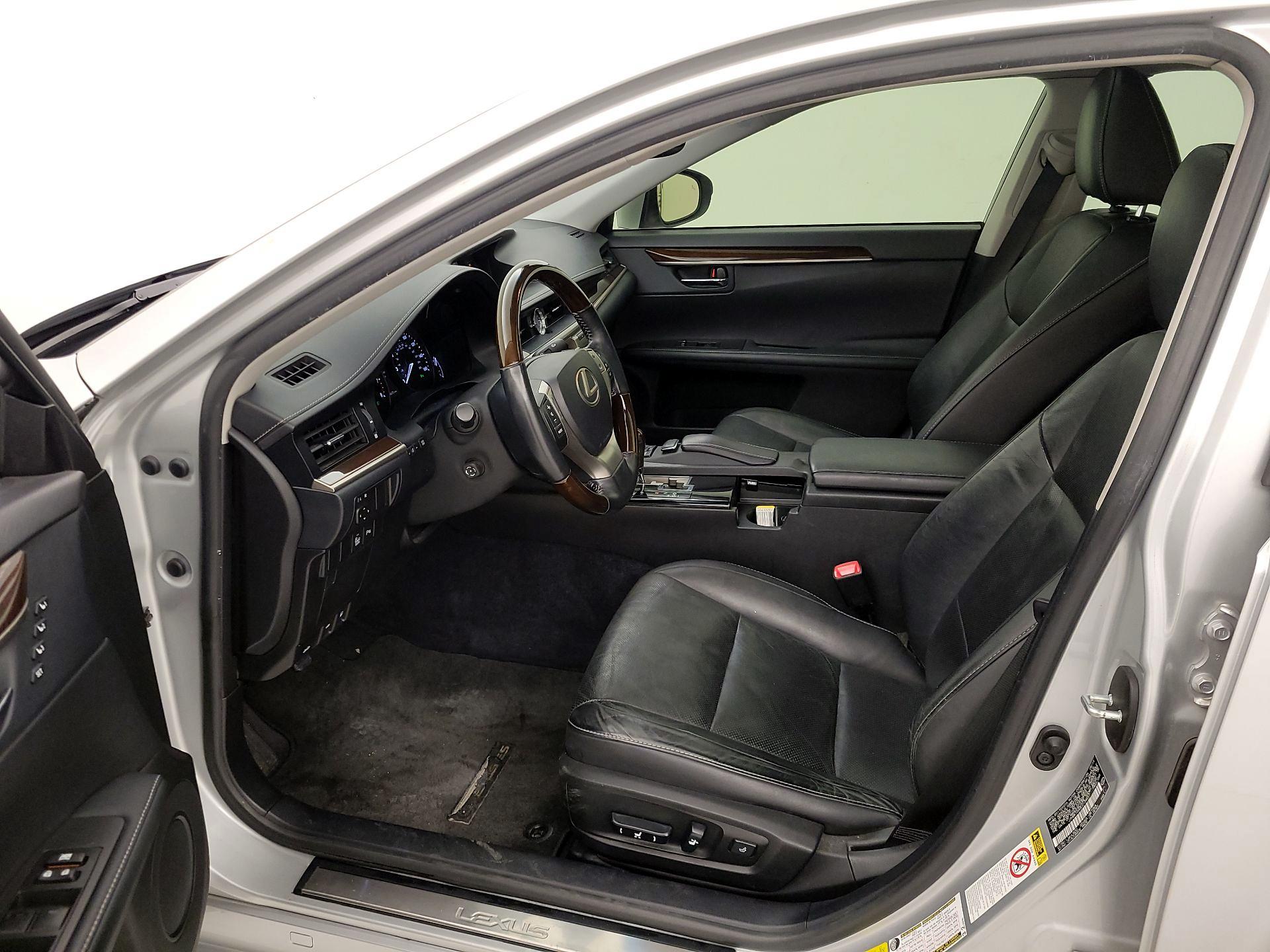 Thumbnail: 2014 Lexus ES - 11