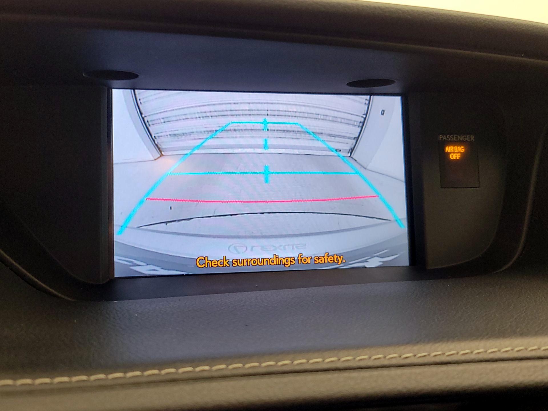 Thumbnail: 2014 Lexus ES - 15