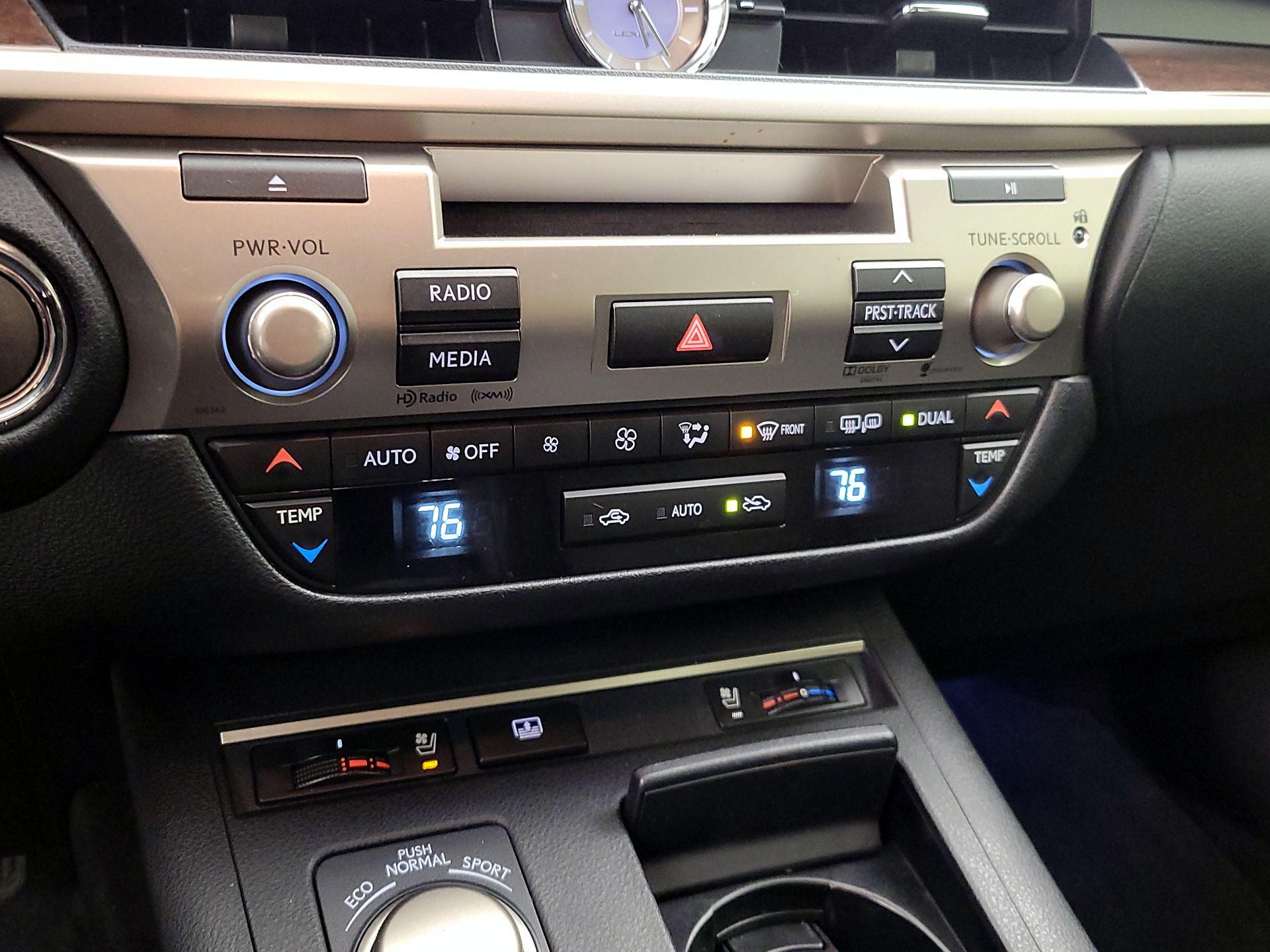 Thumbnail: 2014 Lexus ES - 17