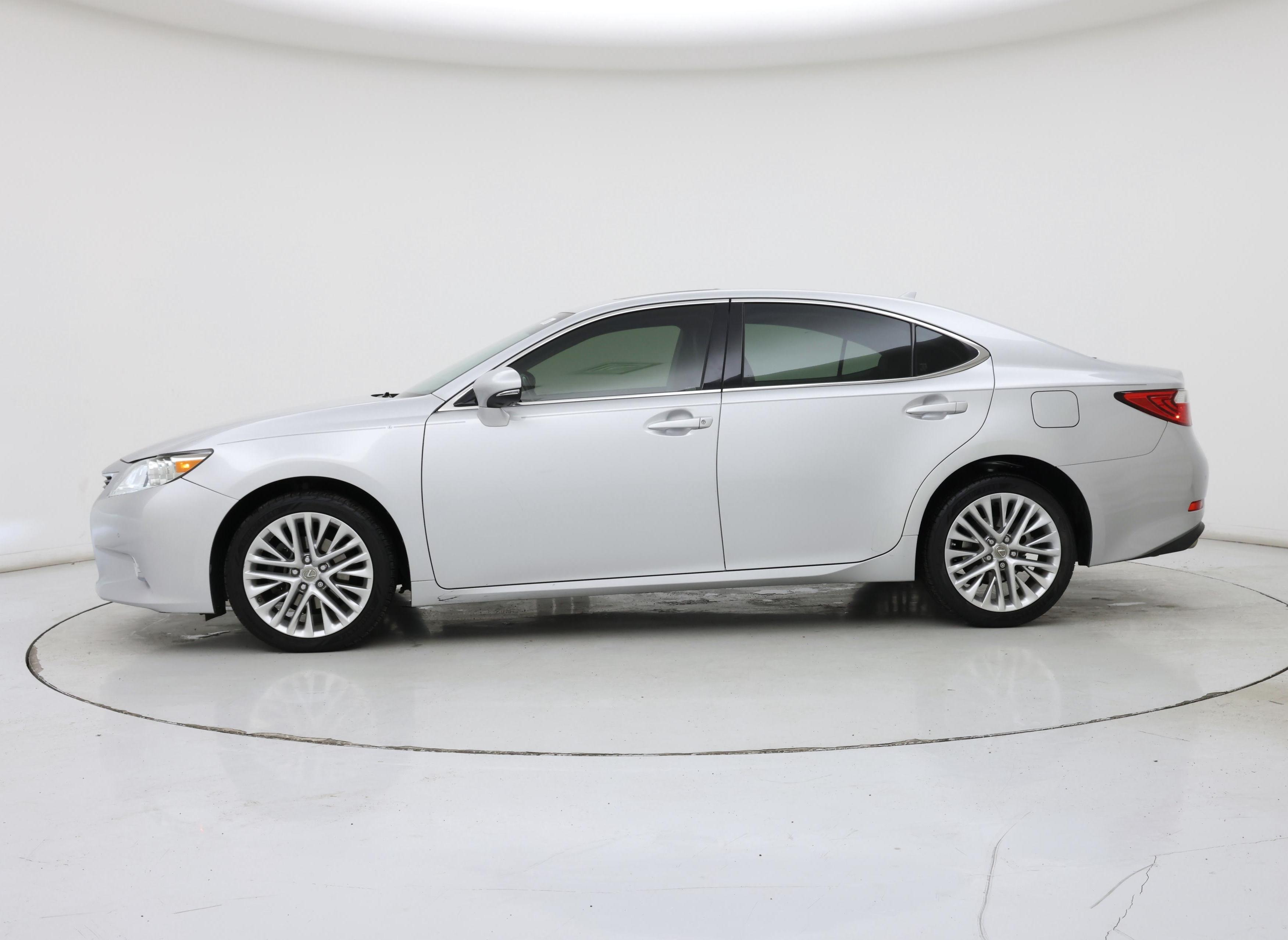 Thumbnail: 2014 Lexus ES - 3
