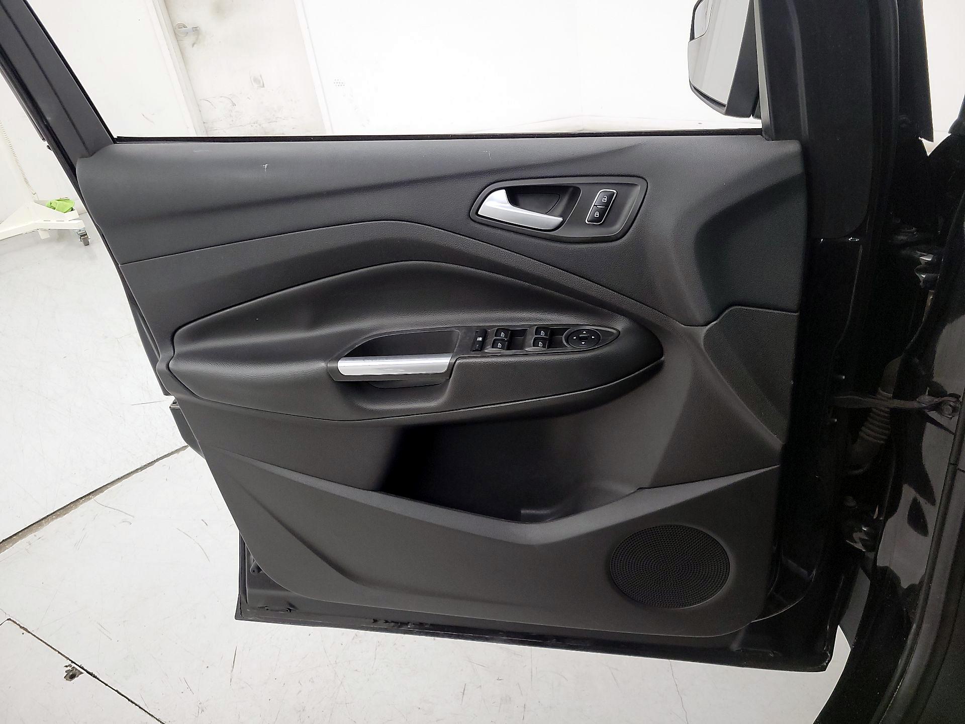 Thumbnail: 2016 Ford Escape - 12