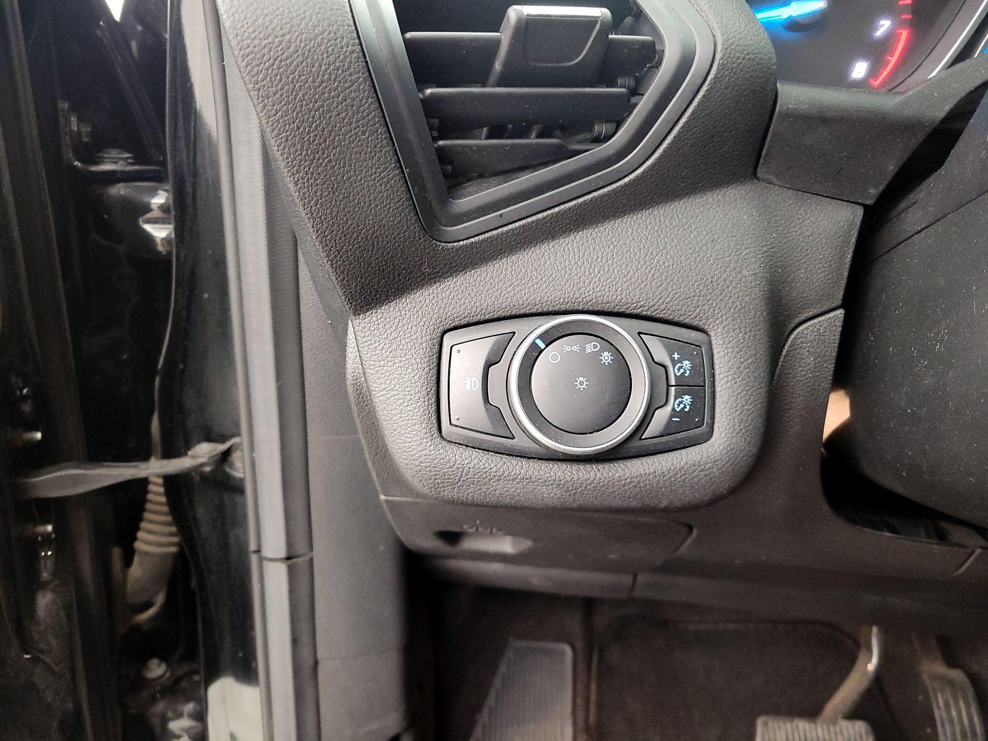 Thumbnail: 2016 Ford Escape - 13