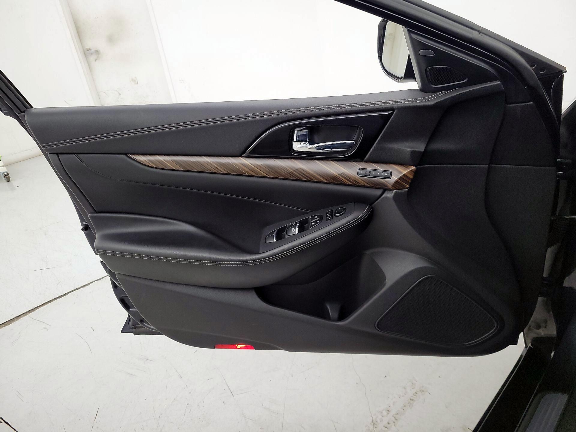 Thumbnail: 2016 Nissan Maxima - 12