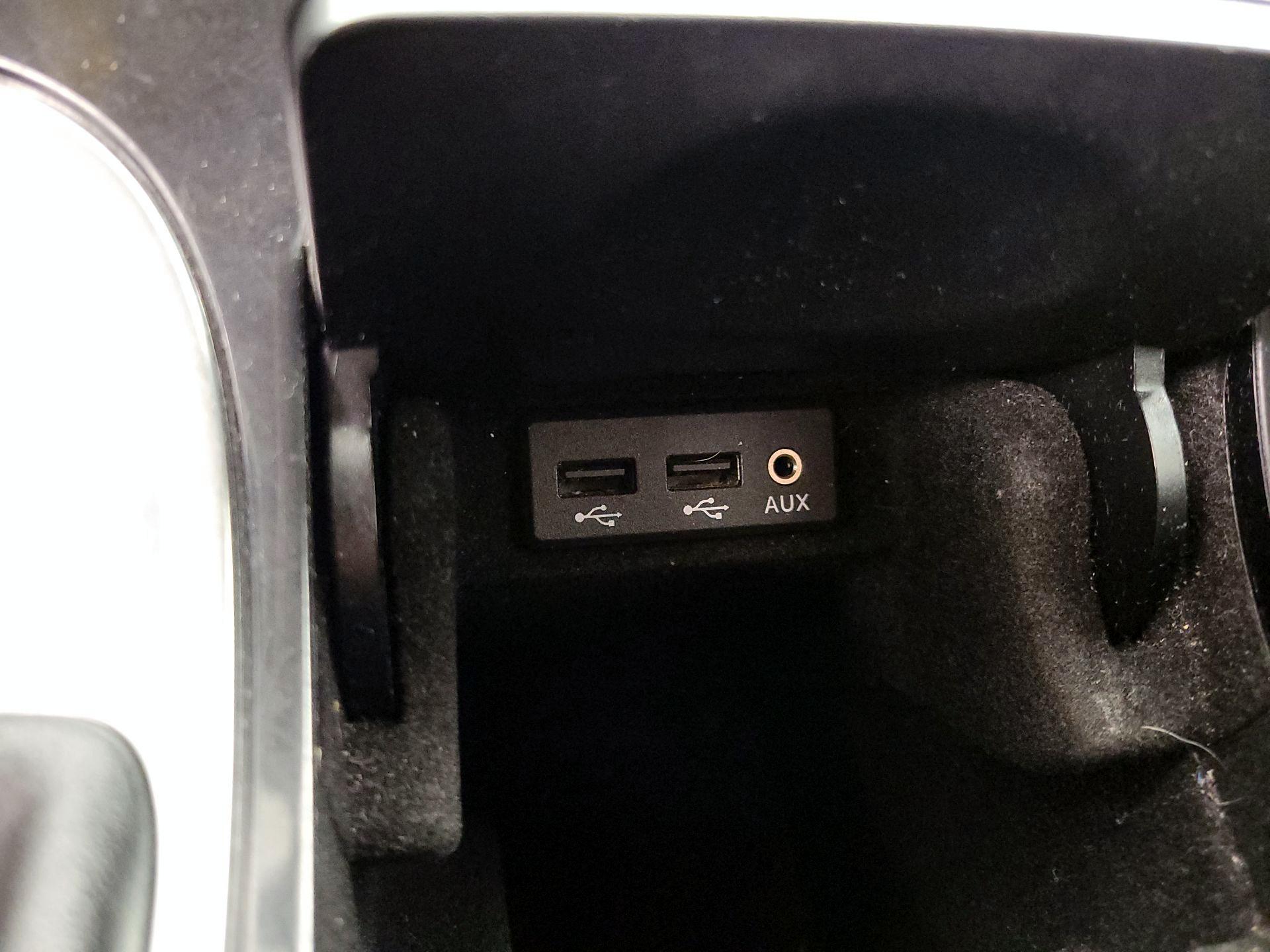 Thumbnail: 2016 Nissan Maxima - 19