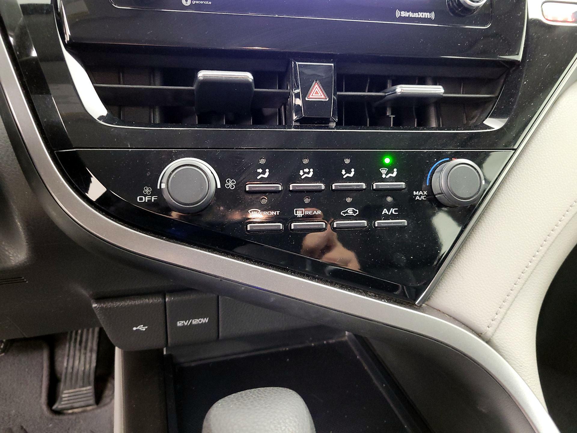 Thumbnail: 2021 Toyota Camry - 16