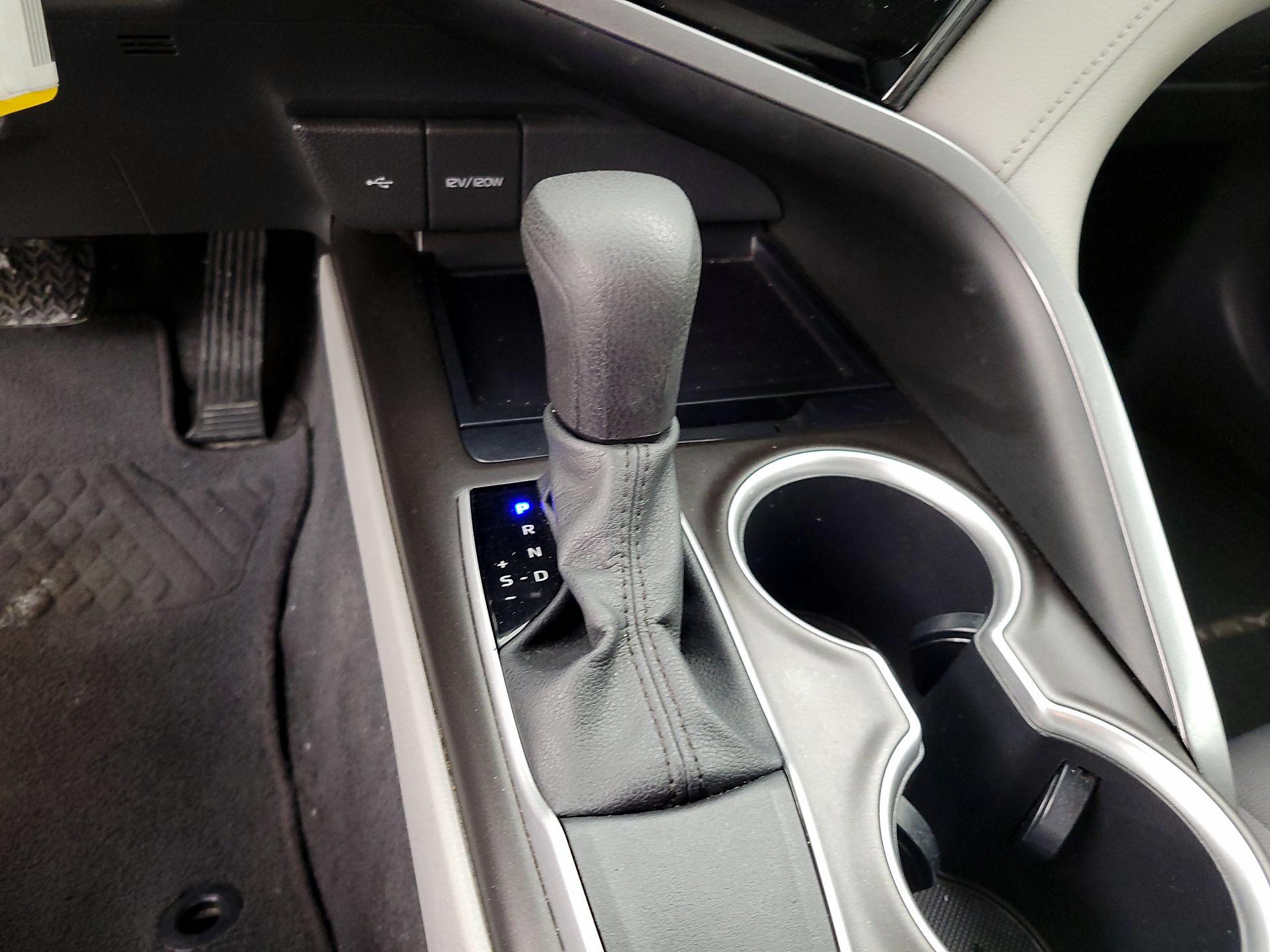 Thumbnail: 2021 Toyota Camry - 17