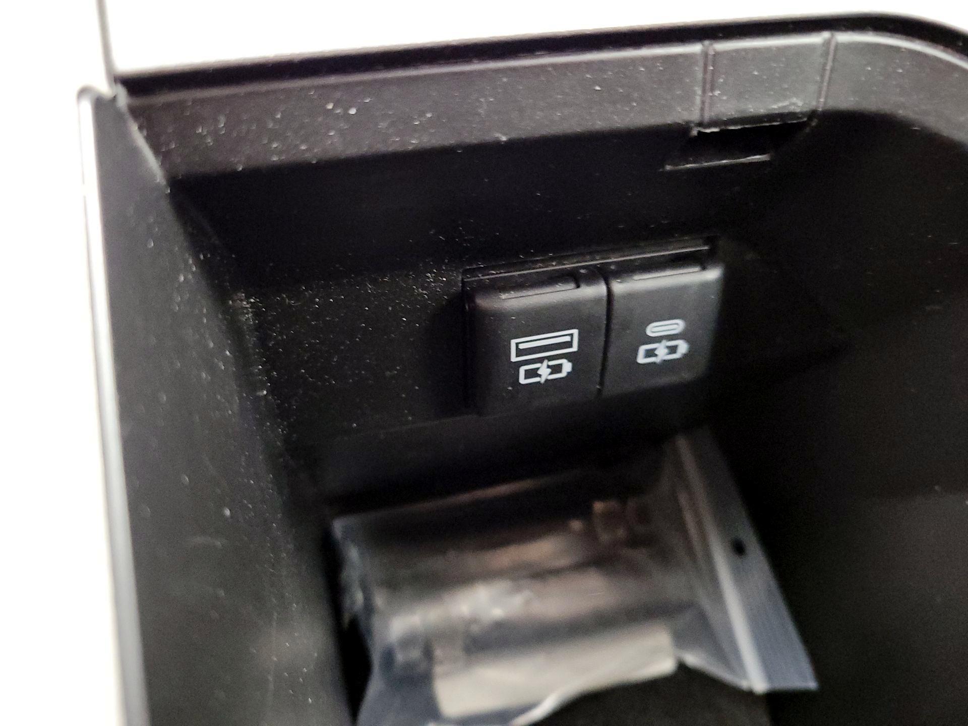 Thumbnail: 2021 Toyota Camry - 18