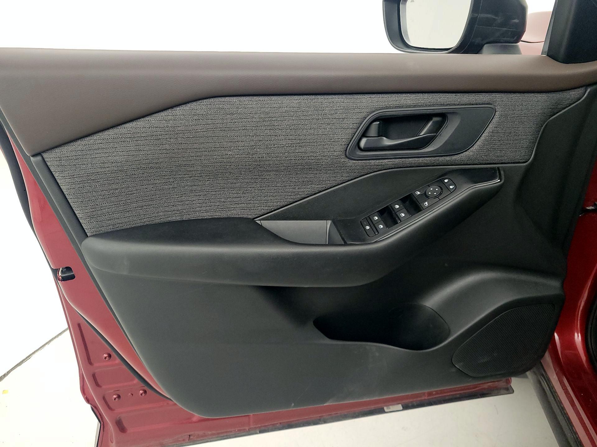 Thumbnail: 2023 Nissan Rogue - 12