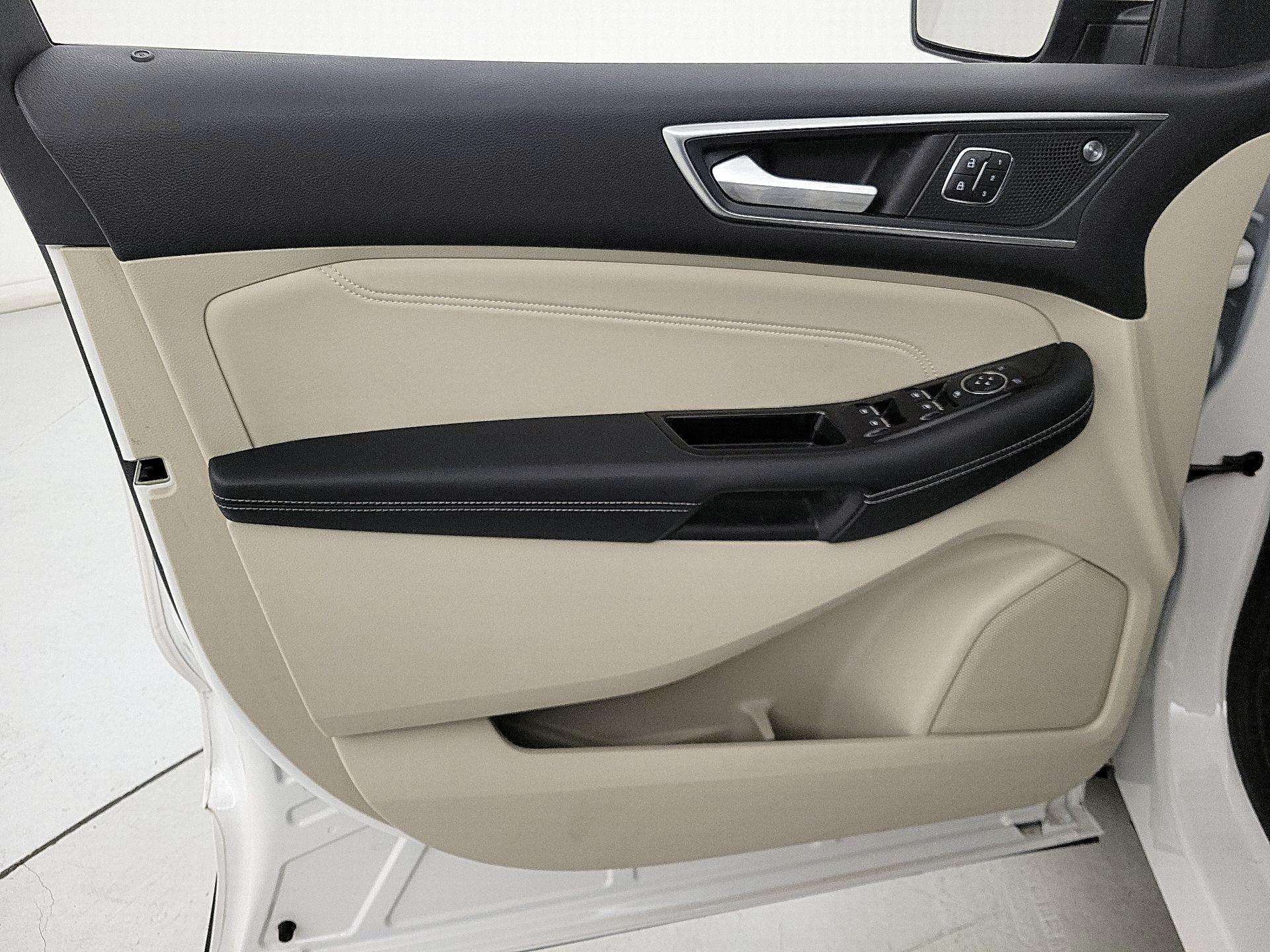 Thumbnail: 2019 Ford Edge - 12