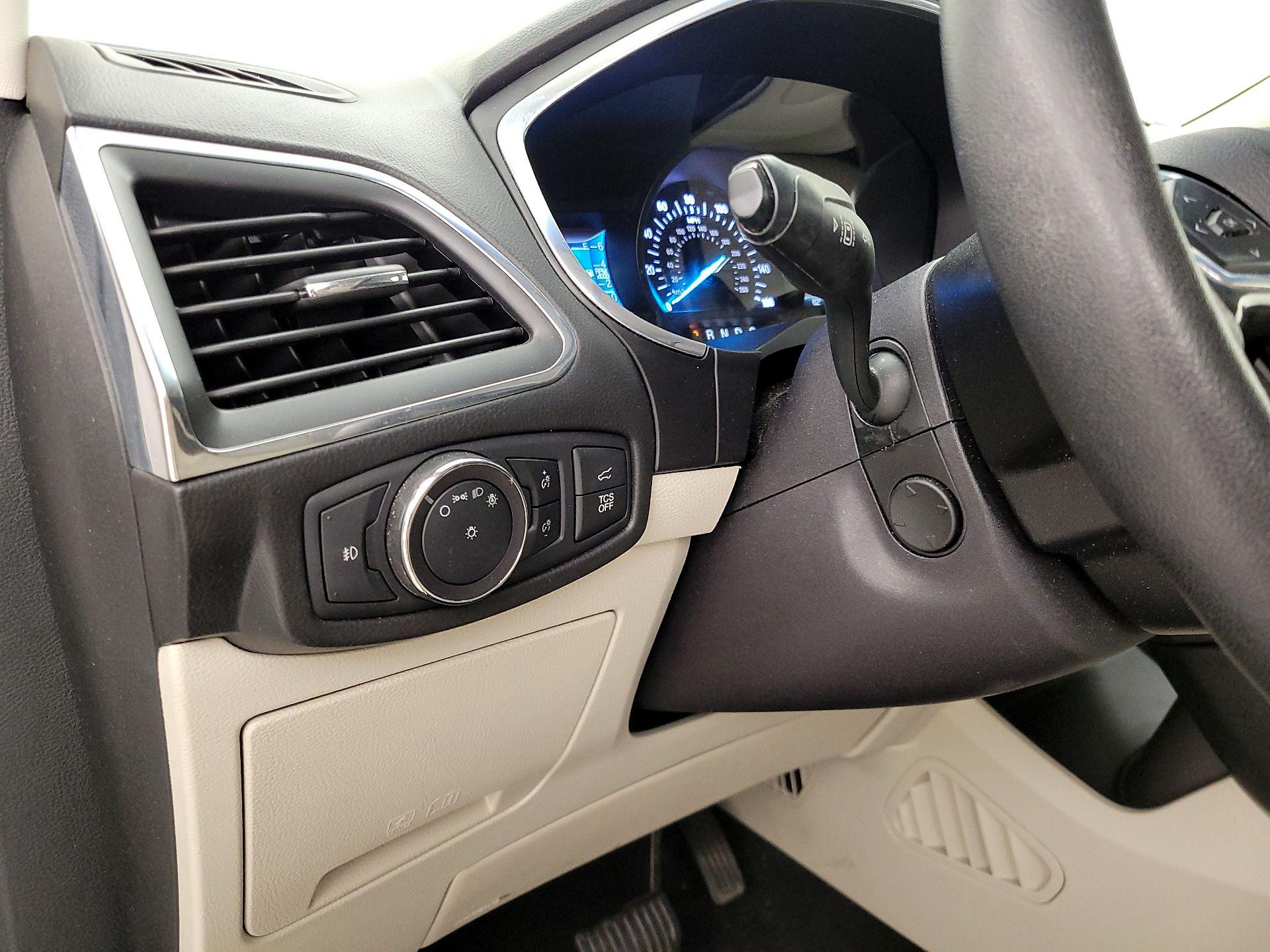 Thumbnail: 2019 Ford Edge - 13