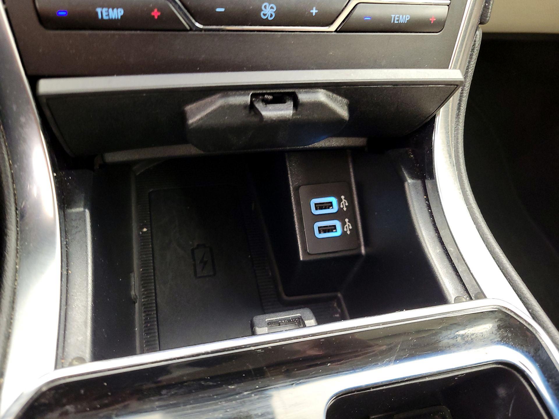 Thumbnail: 2019 Ford Edge - 19