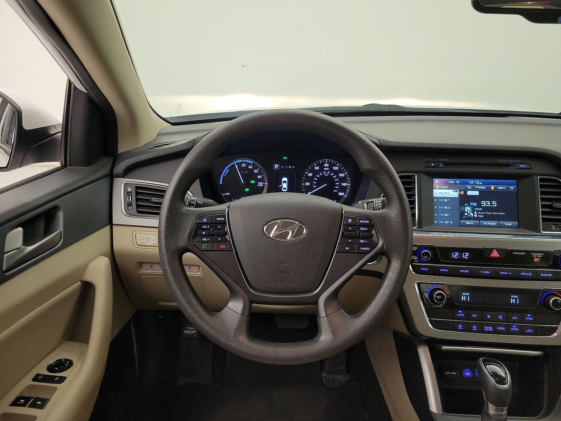 Thumbnail: 2017 Hyundai Sonata - 10