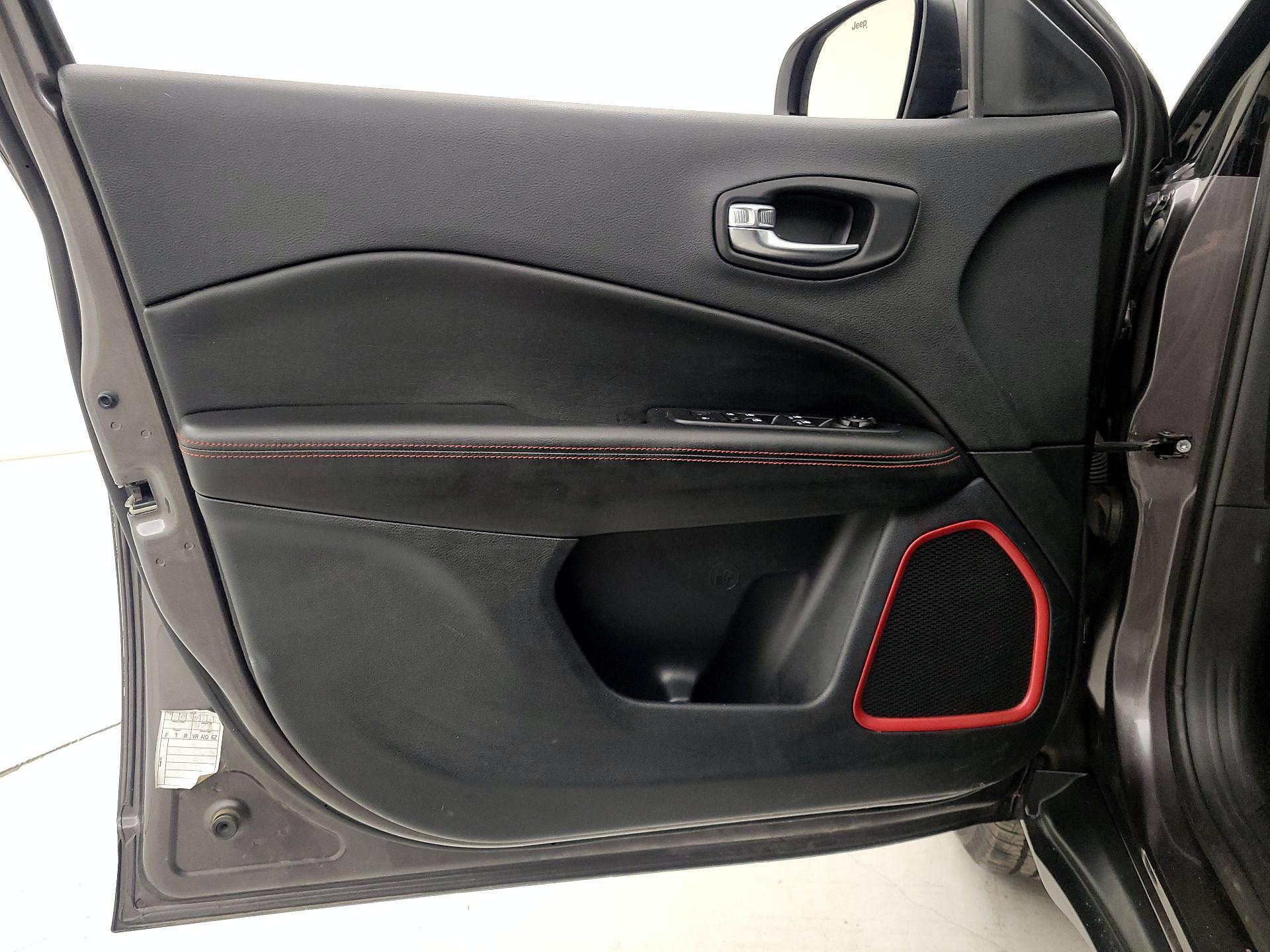 Thumbnail: 2020 Jeep Compass - 12