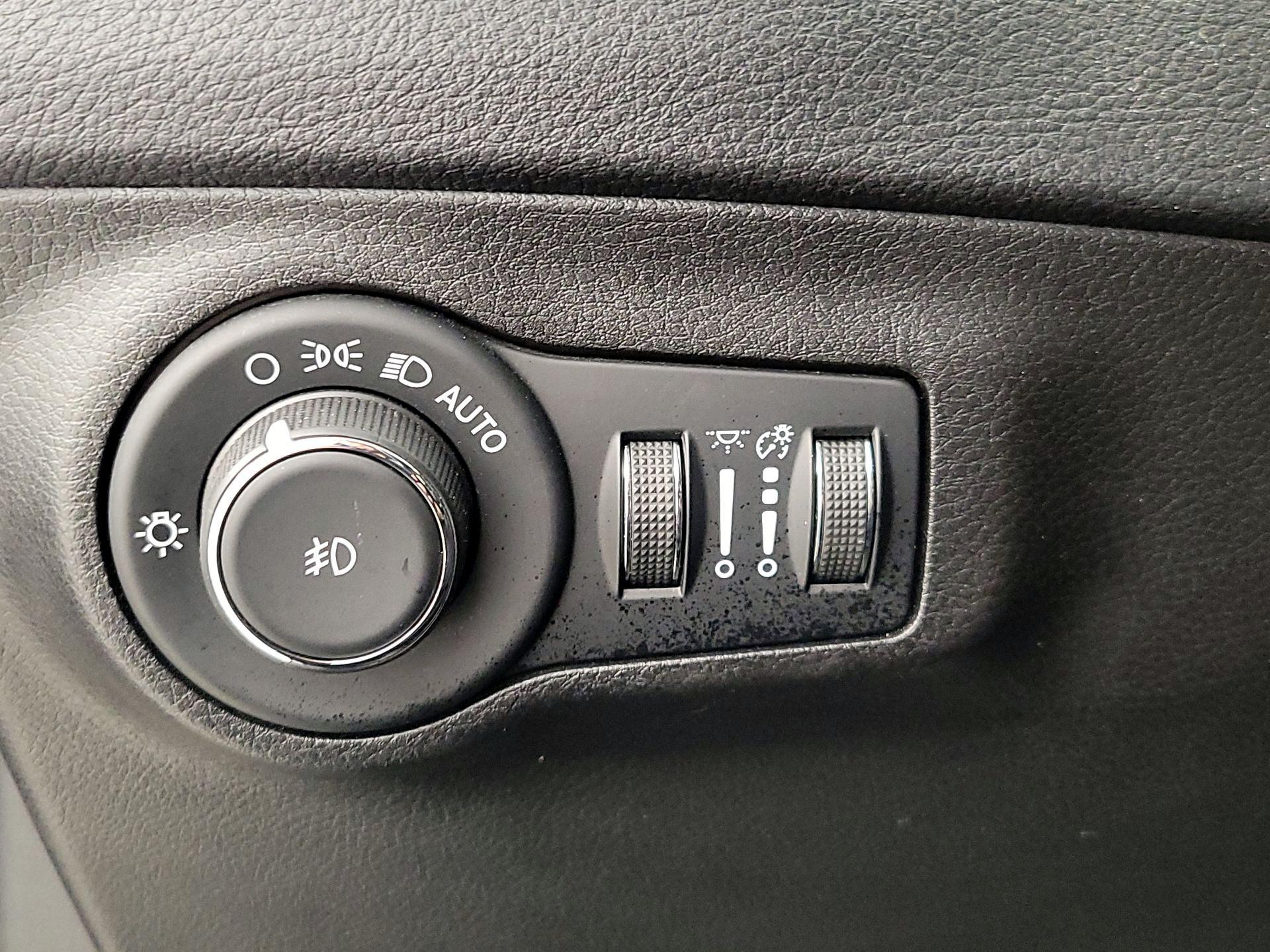 Thumbnail: 2020 Jeep Compass - 13